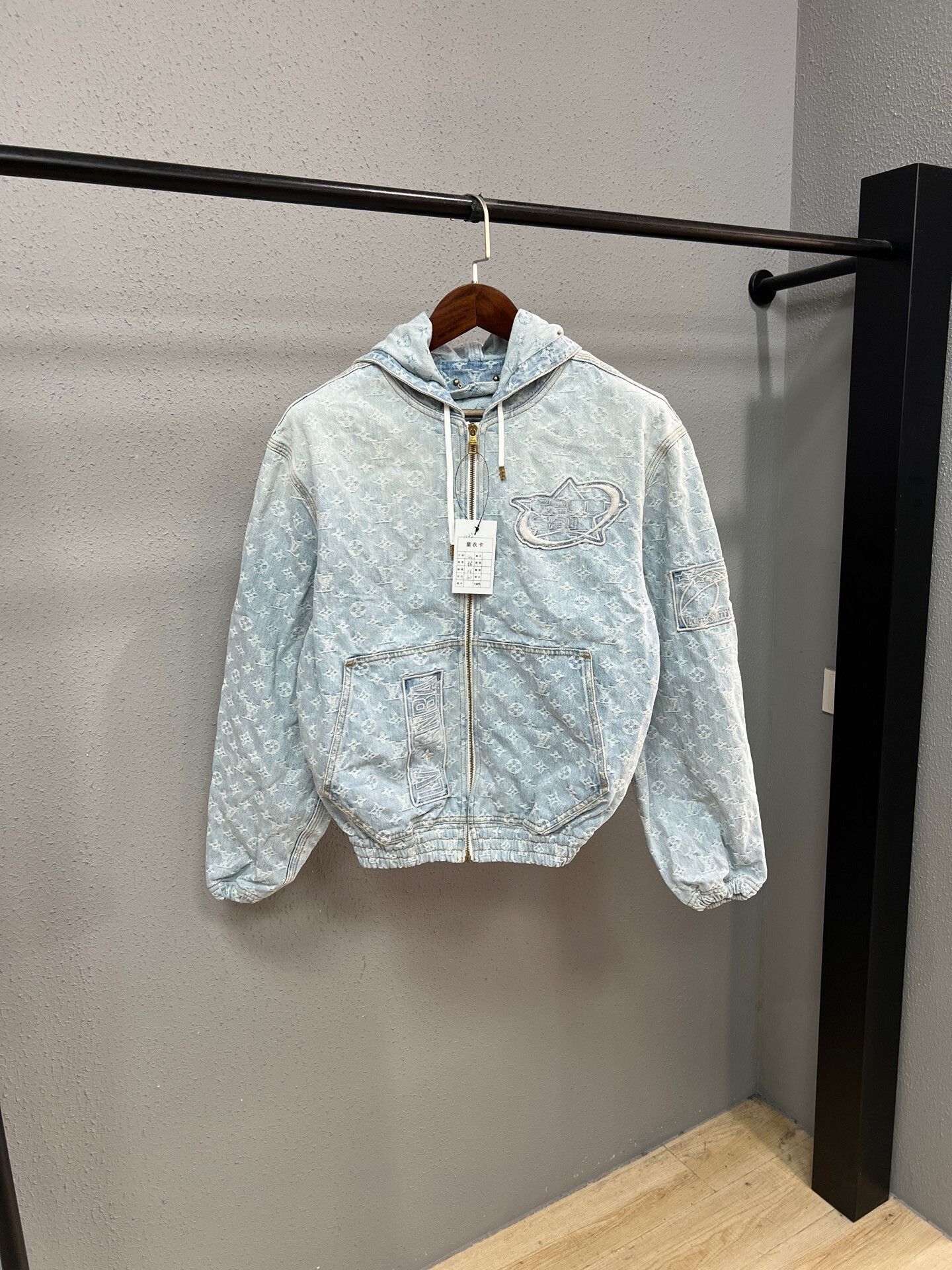 Louis Vuitton Louis Vuitton NBA Vintage Denim Hoodie Size US M / EU 48-50 / 2 - 1 Thumbnail