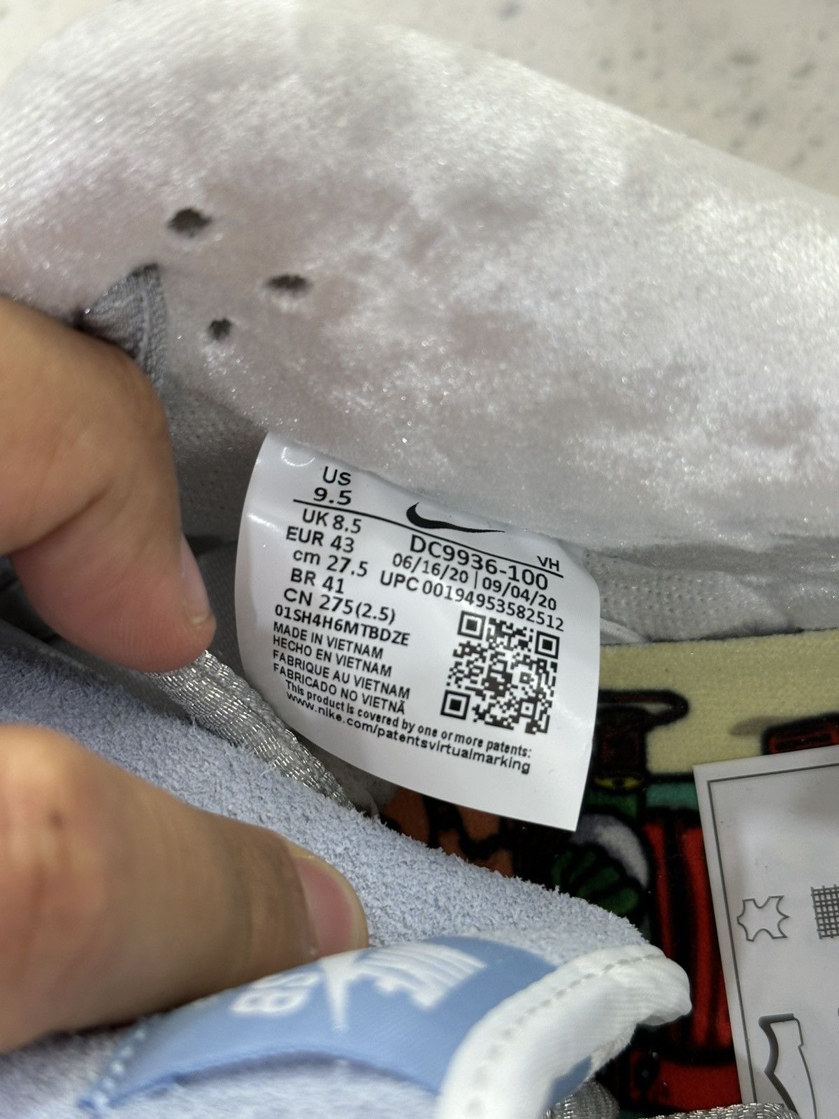 Nike SB Size 9.5 - Nike Sean Cliver x Dunk SB Low Size US 9.5 / EU 42-43 - 9 Thumbnail