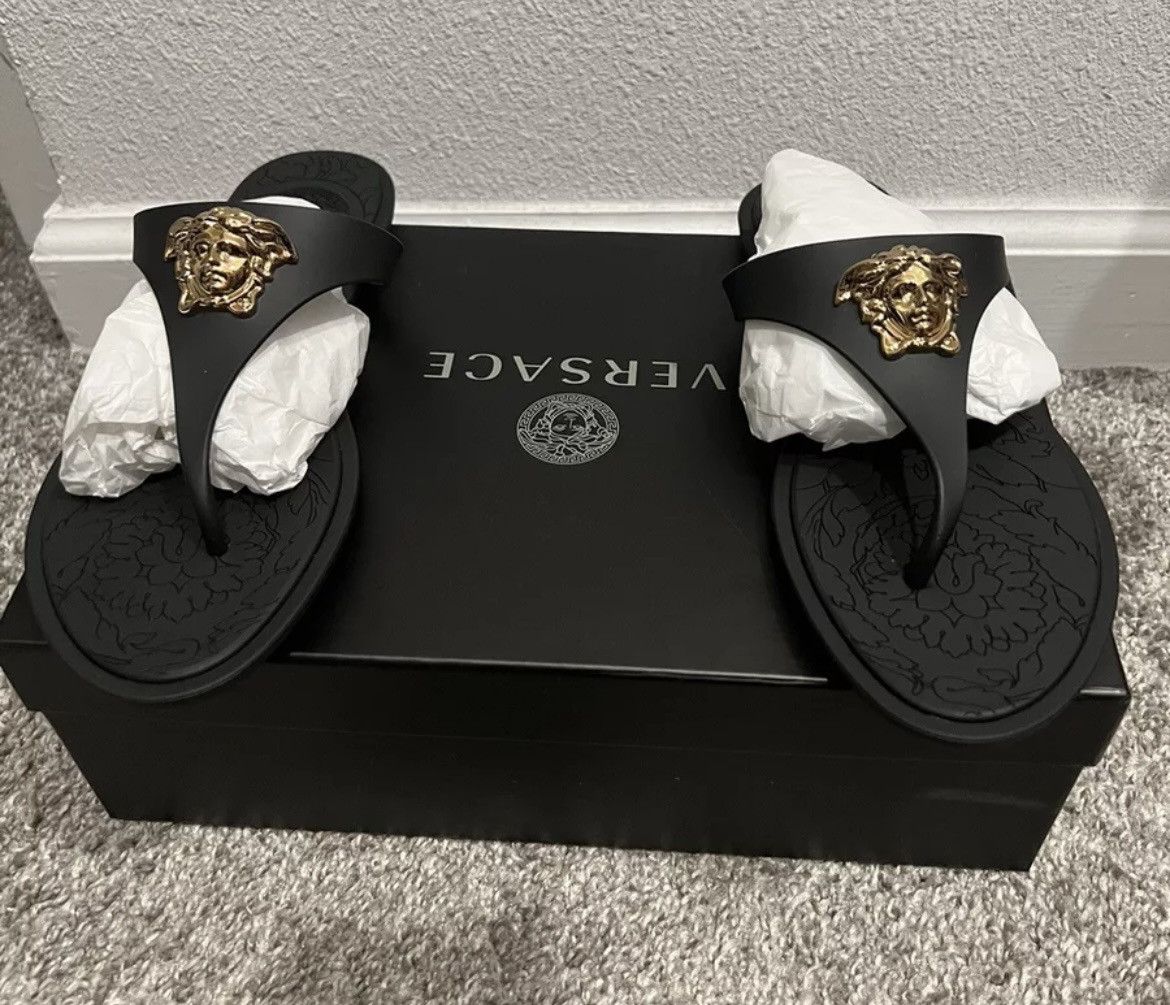 Versace Brand new Women’s Versace slippers Size US 6 / IT 36 - 3 Thumbnail