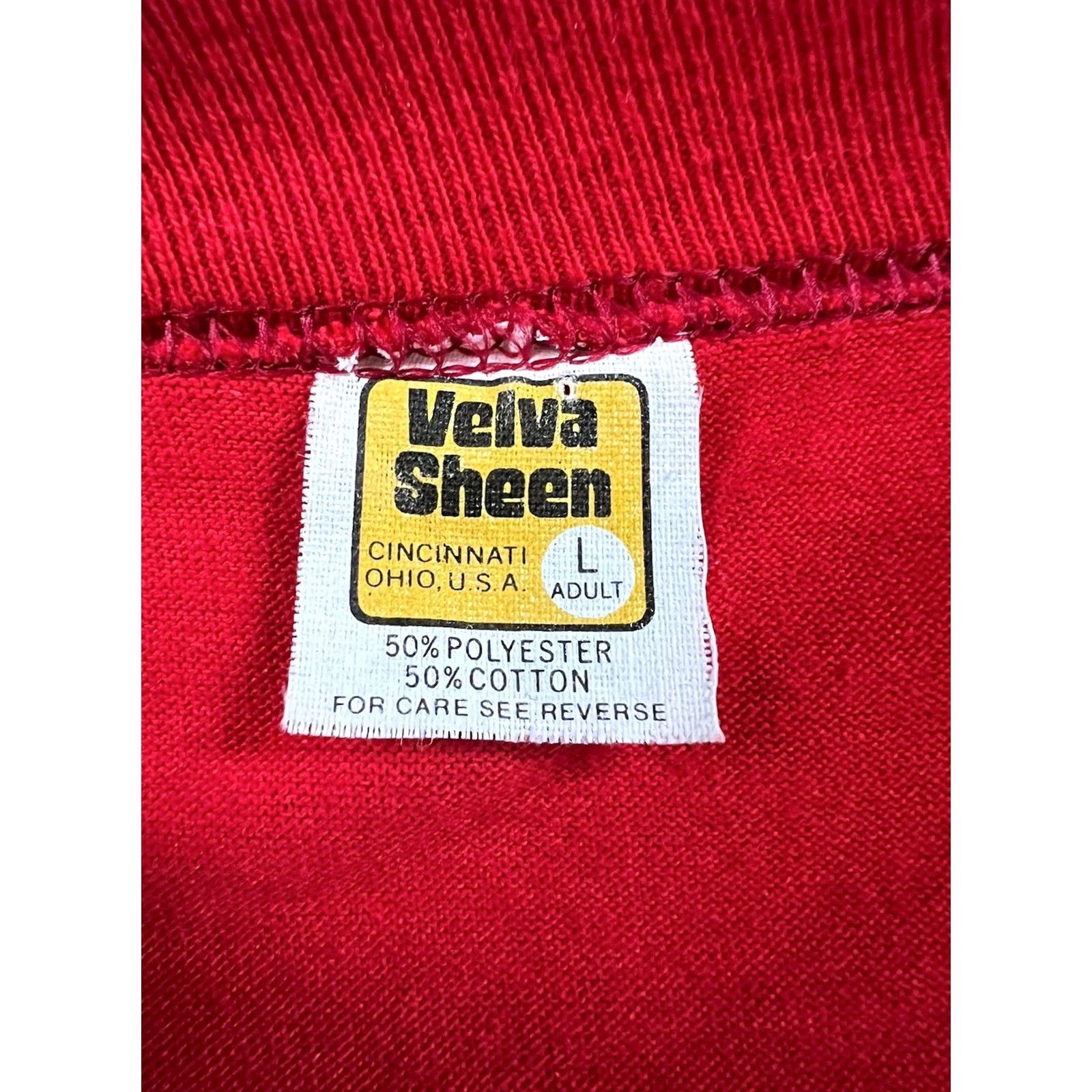 Velva Sheen Velva Sheen US Marines Marathon T-Shirt L Red Single Stitch 1985 Made USA New Size US L / EU 52-54 / 3 - 4 Thumbnail