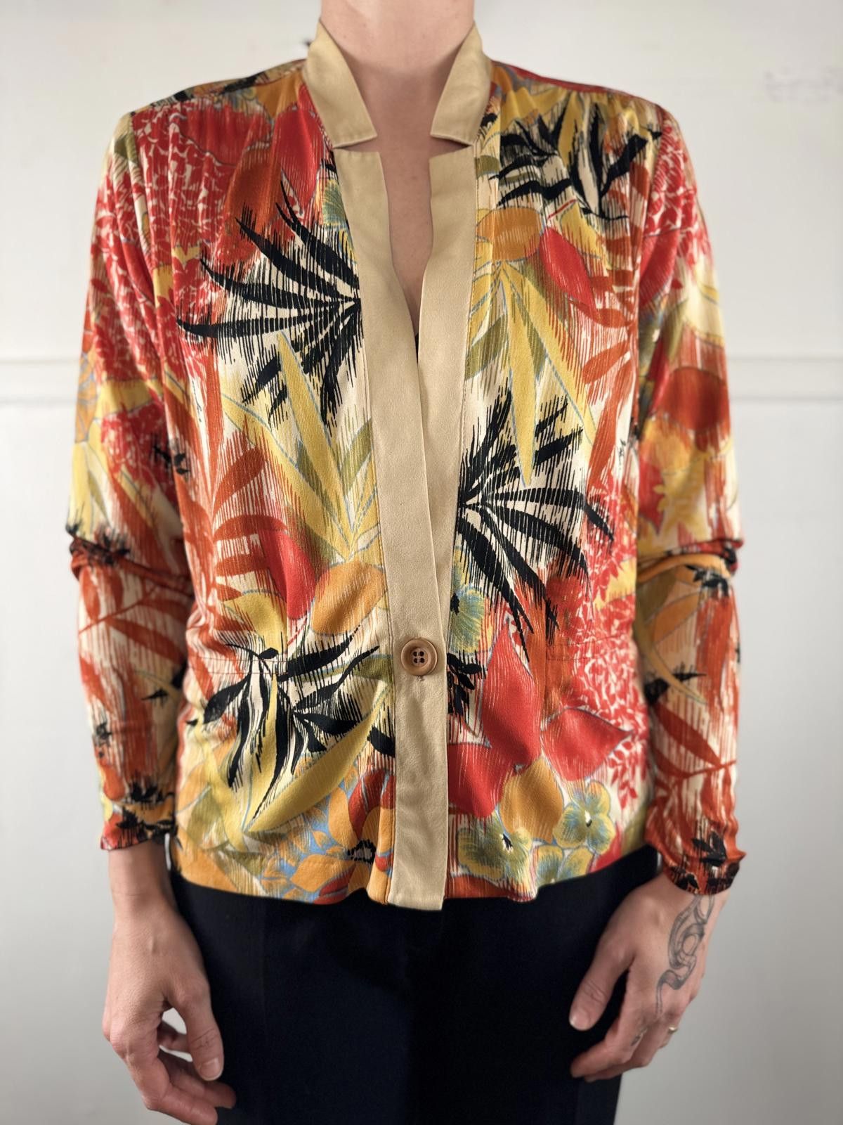Designer Vibrant Tropical Print Button-Up Size ONE SIZE - 1 Thumbnail