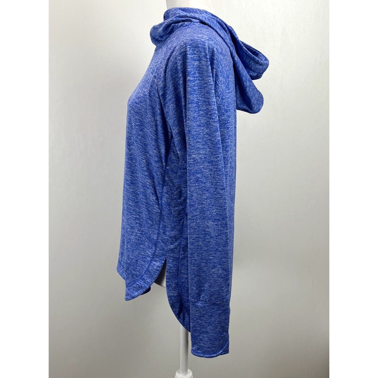 Athleta Athleta Hoodie Shirt Sz Medium Womens Blue Pullover Performance Athleisure SOFT Size M / US 6-8 / IT 42-44 - 4 Thumbnail