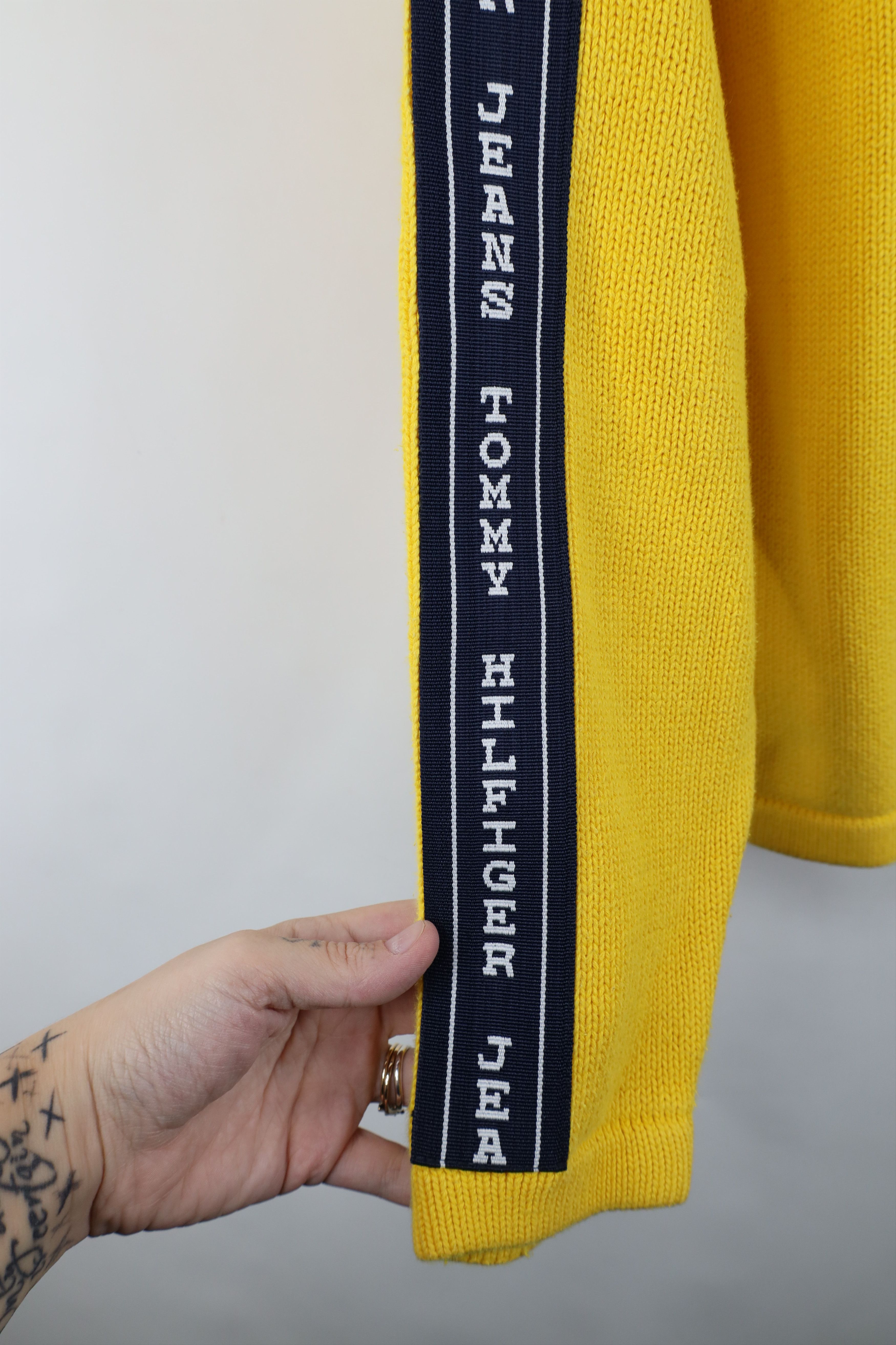 Tommy Hilfiger Vintage 90s Tommy Hilfiger Taped Logo Knit Sweater Yellow Size L / US 10 / IT 46 - 6 Thumbnail