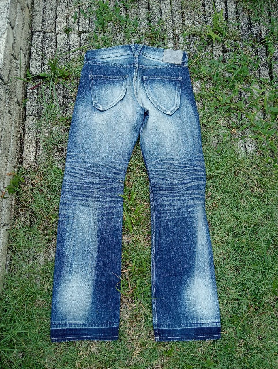 Vanquish Vintage Vanquish Gold Japan Distressed Jeans Size US 34 / EU 50 - 9 Thumbnail