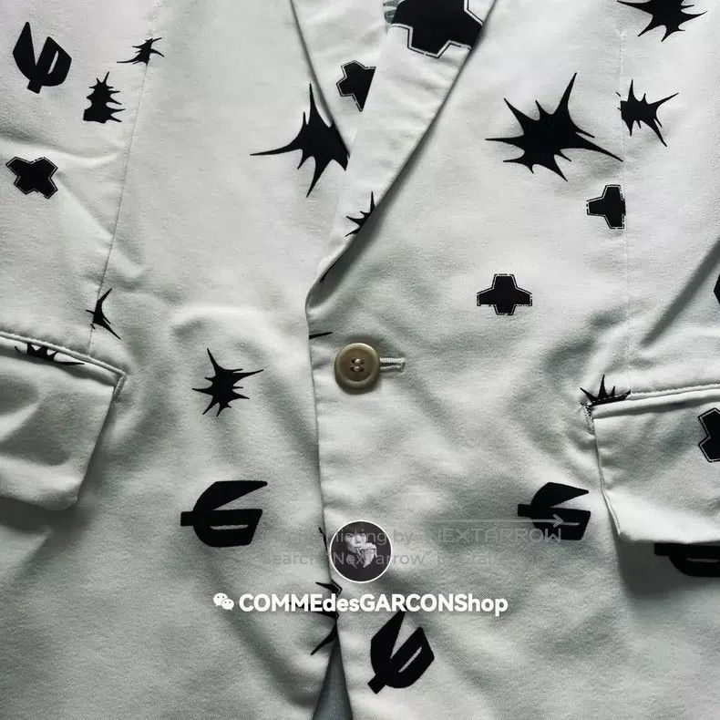 Comme des Garcons Comme Des Garcons Anti-war logo printed coat Size US M / EU 48-50 / 2 - 6 Thumbnail