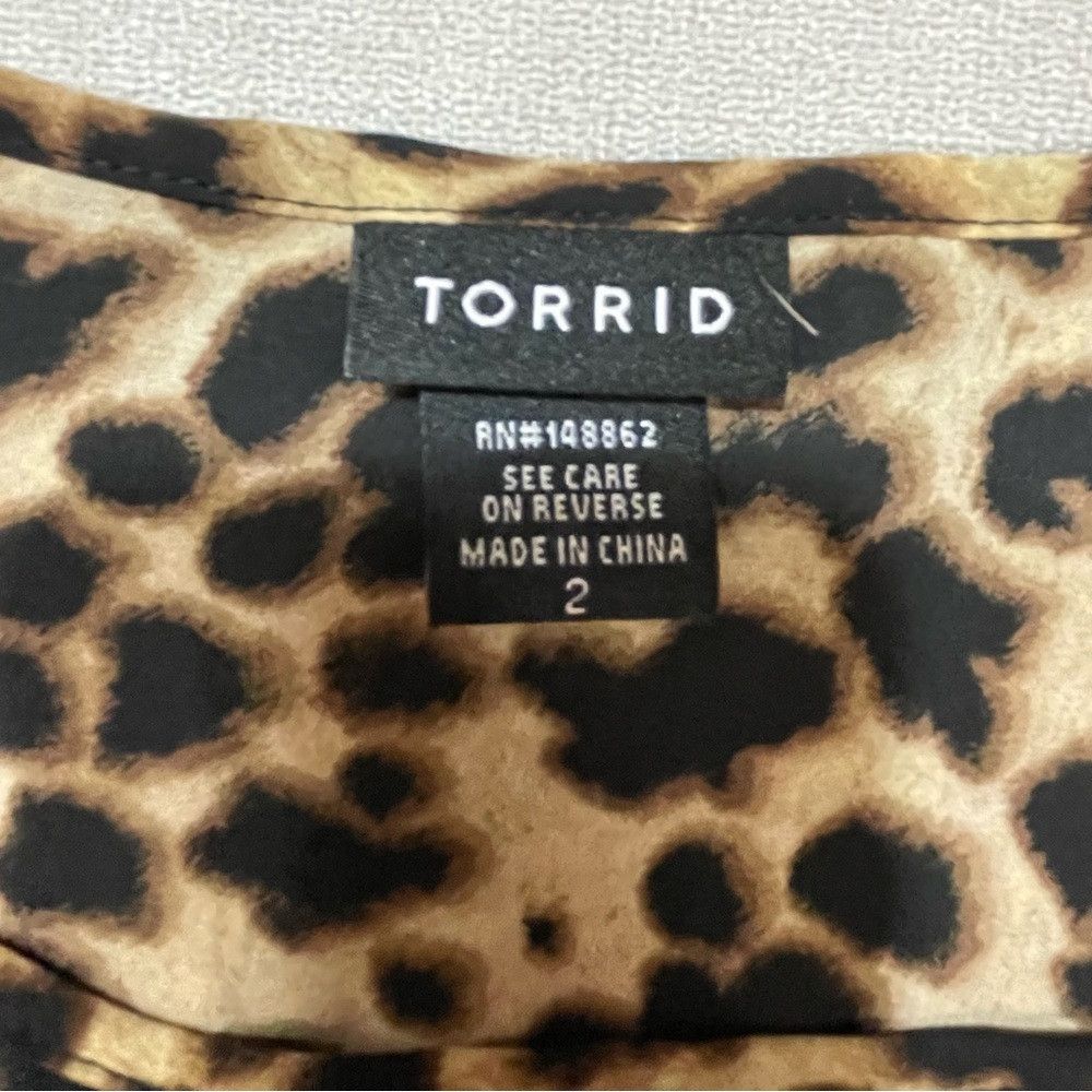 Torrid Torrid Animal Leopard Print Long Sleeve Keyhole Neck Blouse Size XXL / US 16-18 / IT 52-54 - 8 Thumbnail