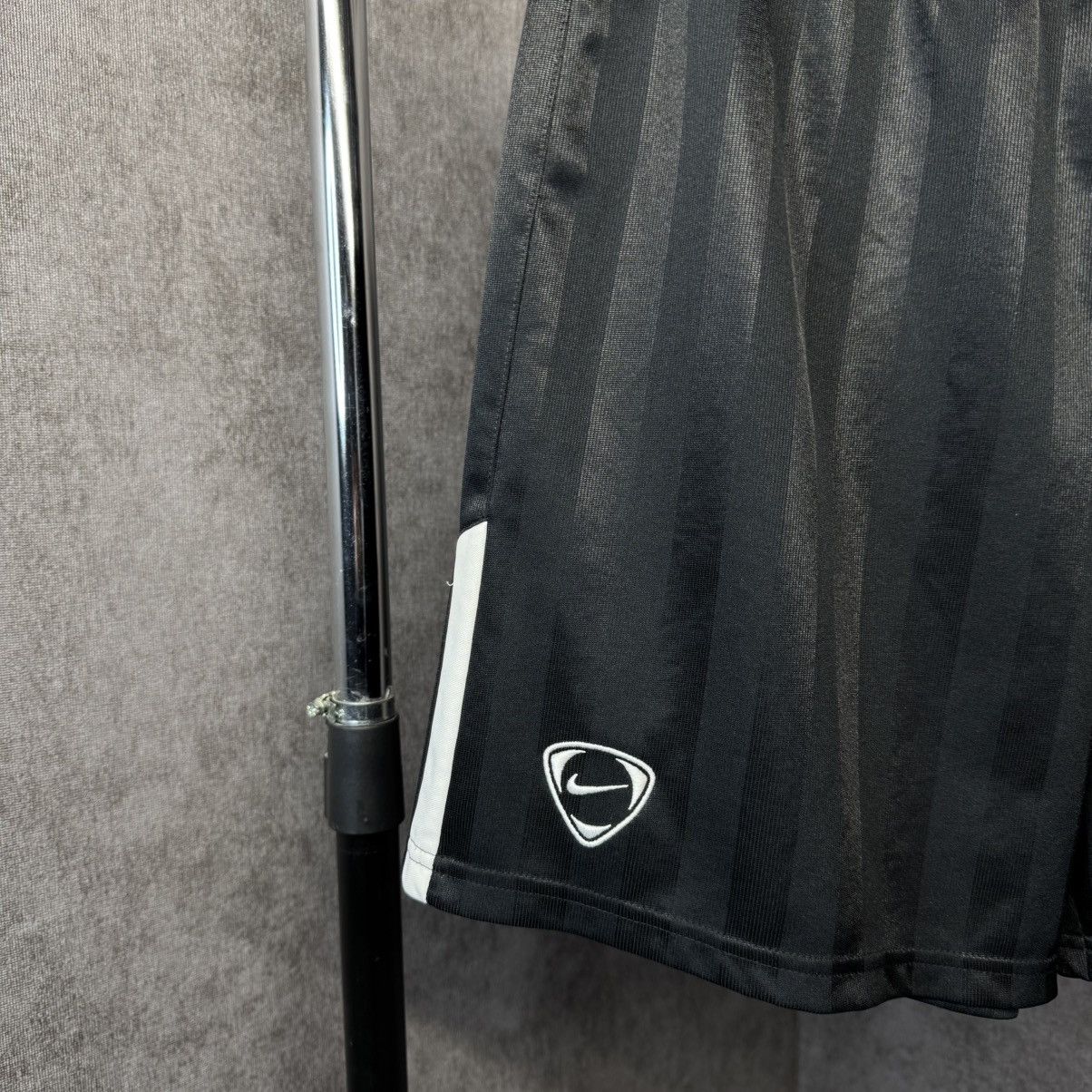 Nike × Vintage Vintage Nike shorts y2k style striped Size US 34 / EU 50 - 2 Thumbnail