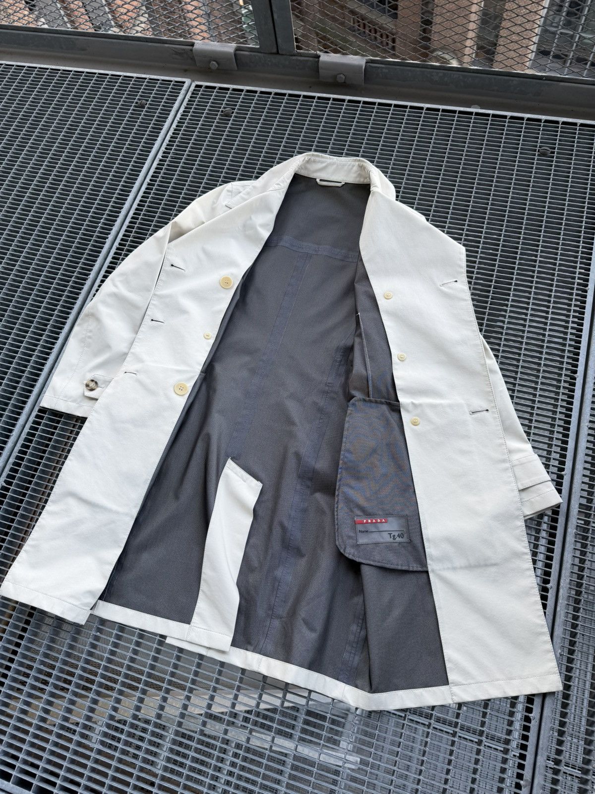 Prada Prada Double Breasted Wind Stopper Waterproof Coat Size L / US 10 / IT 46 - 12 Thumbnail