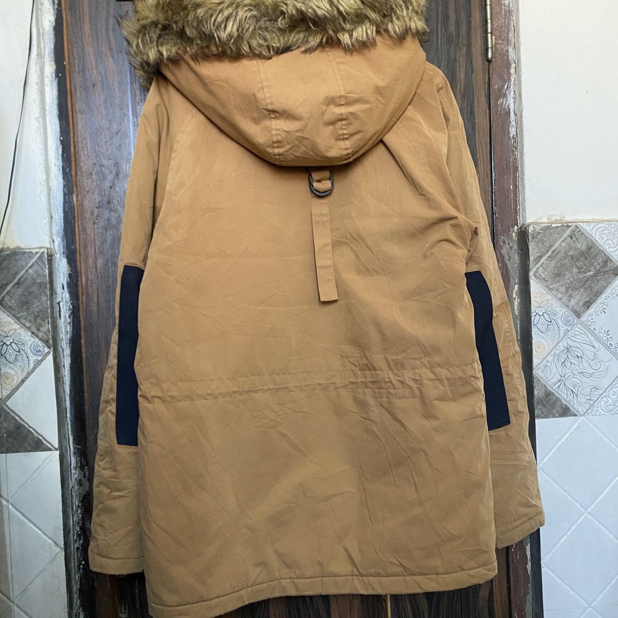 Carhartt Carhartt WIP Trapper Parka in a Hamilton Brown color Size US M / EU 48-50 / 2 - 10 Thumbnail