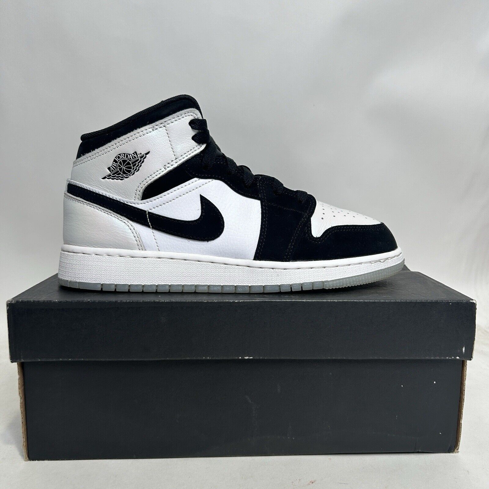 Nike Nike Air Jordan 1 Retro Mid SE GS “Diamond Shorts” 2024 Size US 8.5 / IT 38.5 - 4 Thumbnail