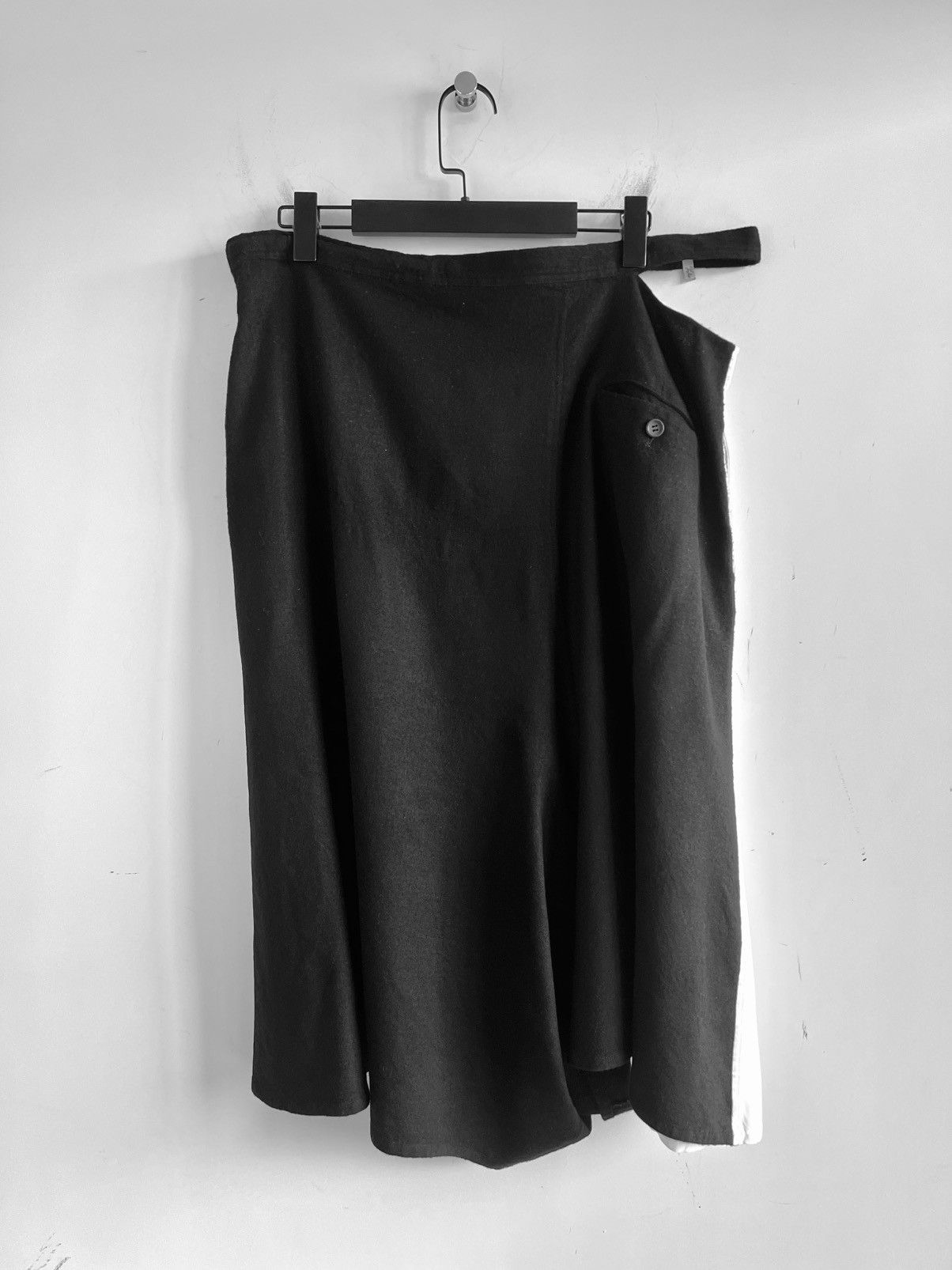 Yohji Yamamoto Yohji Yamamoto - Asymmetrical Black White Wide Skirt Pants Size 24" / US 00 / IT 34 - 2 Thumbnail