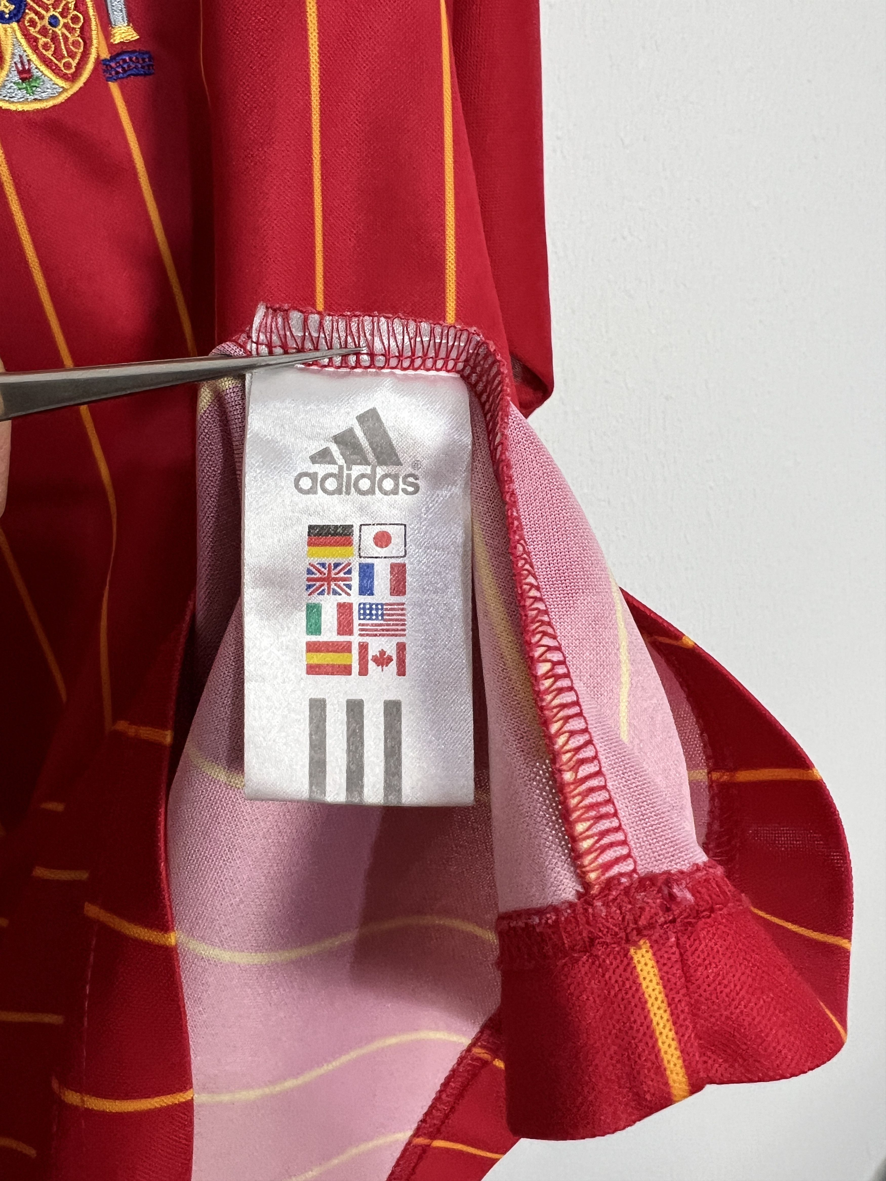 Adidas Spain Home football shirt 2005 Soccer Jersey Trikot Camiseta Size US L / EU 52-54 / 3 - 9 Thumbnail