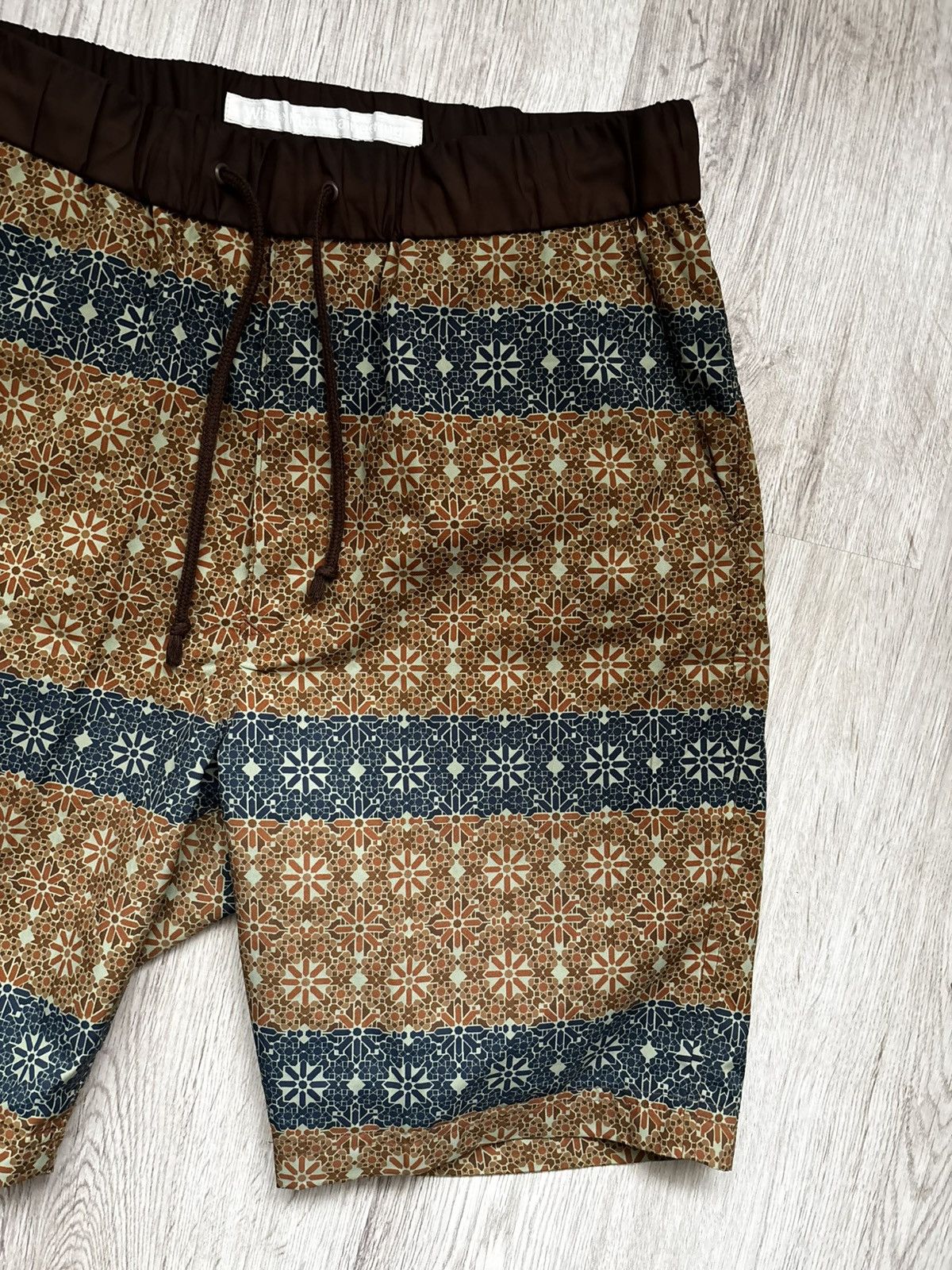 White Mountaineering White Mountaineering Patterned Shorts Made in Japan Size 0 S Size US 29 - 2 Thumbnail