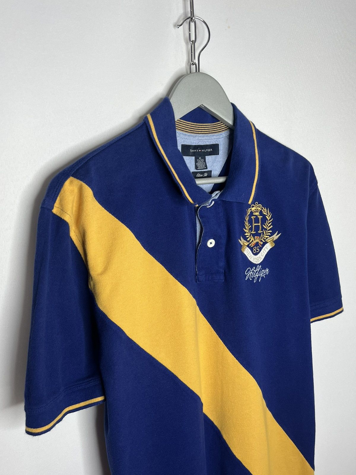 Other Vintage Tommy Hilfiger Big Logo Chief Kief Style Polo Tee Size US XL / EU 56 / 4 - 4 Thumbnail