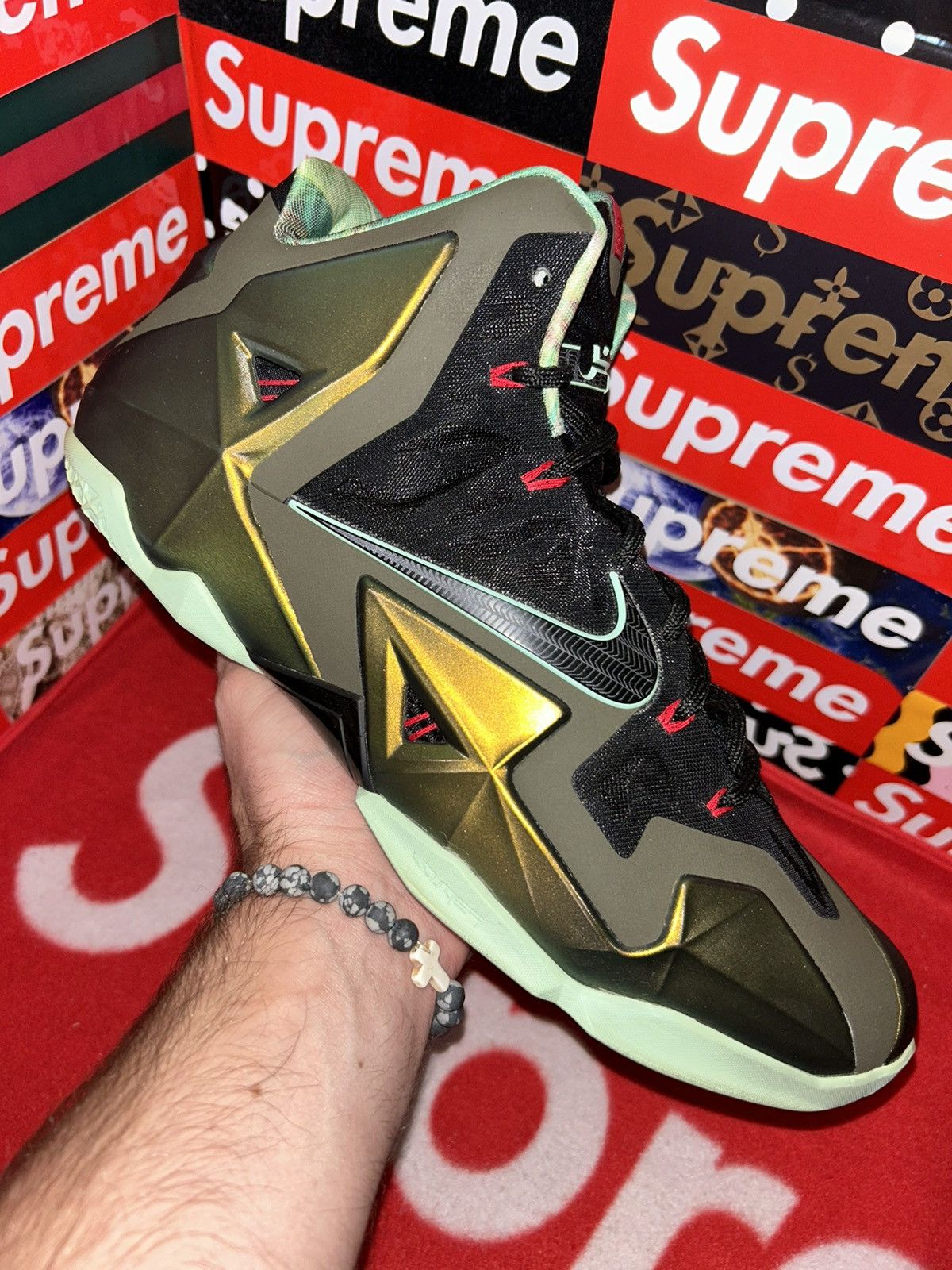 Nike Nike LeBron 11 King's Pride 616175-700 size 13 with box Size US 13 / EU 46 - 8 Thumbnail