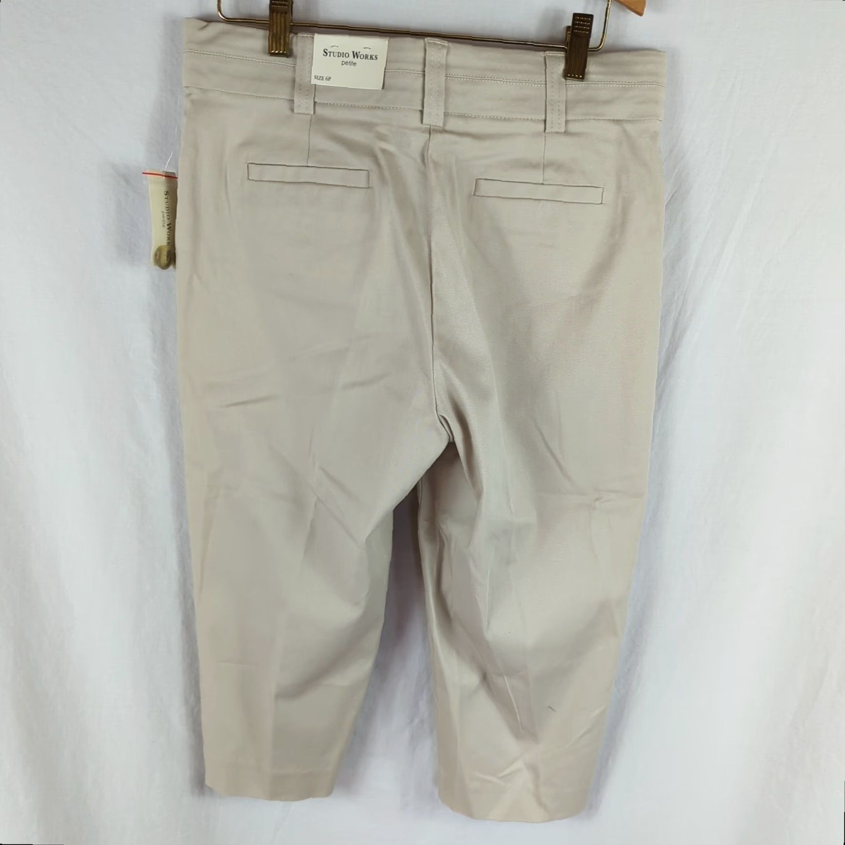 Vintage Studio Works Women's Capri Pants Beige 6 Petite NWT Capri Pants Straight Leg 18.5" Inseam Size 28" / US 6 / IT 42 - 6 Thumbnail