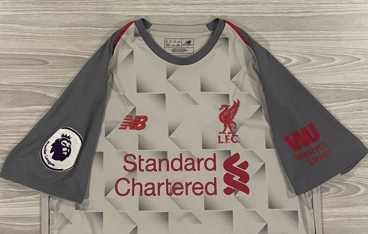 New Balance New Balance 2018/19 Liverpool Salah #11 Jersey Men’s Medium Size US M / EU 48-50 / 2 - 6 Thumbnail