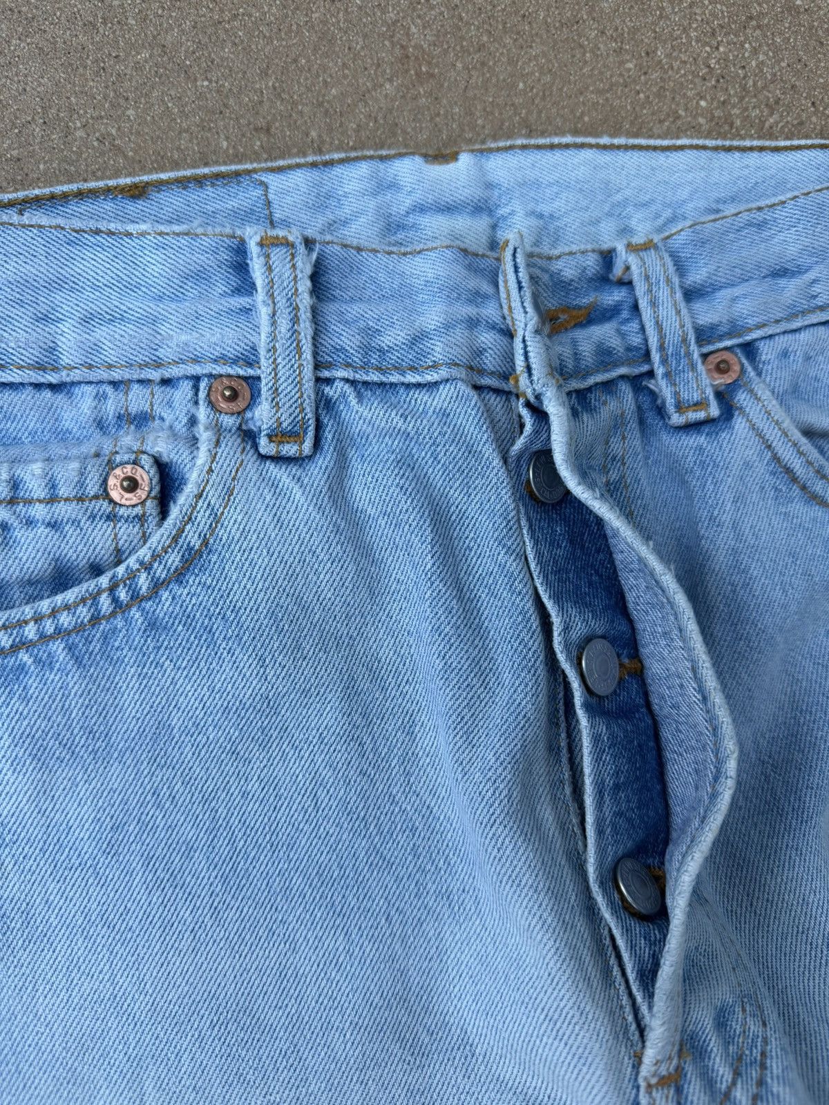 Levi's Vintage 80s Levi’s 501xx Buttonfly Faded Denim Jeans 28x30 Size US 28 / EU 44 - 5 Thumbnail