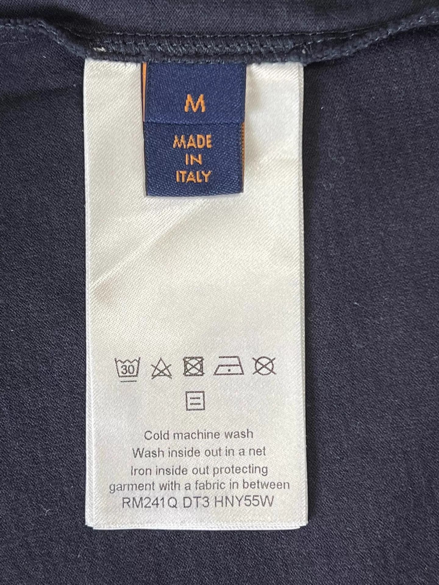 Louis Vuitton LV Men's Black Embossed Logo Short-Sleeve Tee M 24 Size US M / EU 48-50 / 2 - 7 Thumbnail