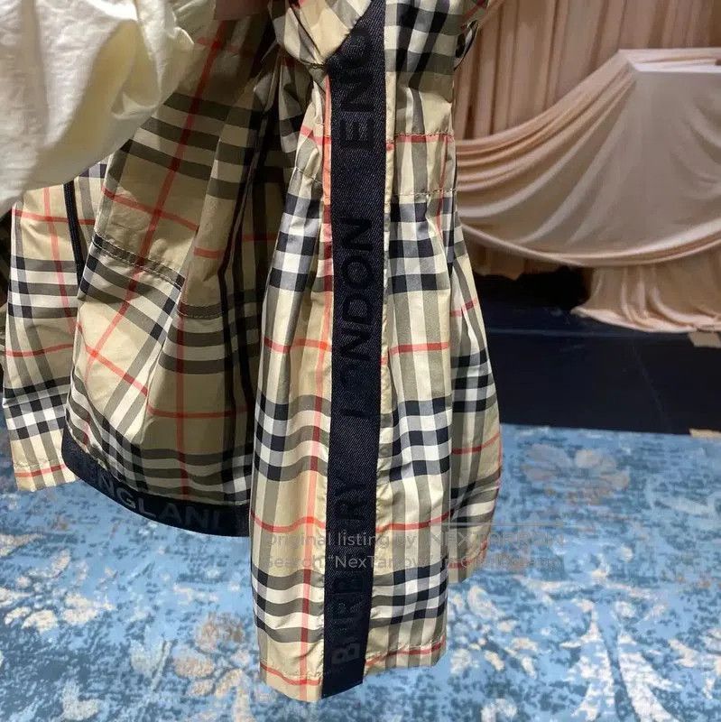 Burberry Burberry Colorblock Cotton Women's Jacket. Size M / US 6-8 / IT 42-44 - 6 Thumbnail