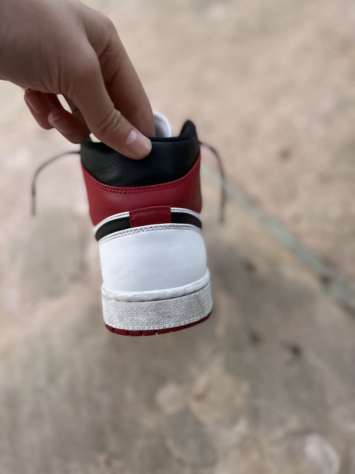 Jordan Brand × Nike Air Jordan 1 Mid Chicago 2020 Size US 9.5 / EU 42-43 - 4 Thumbnail
