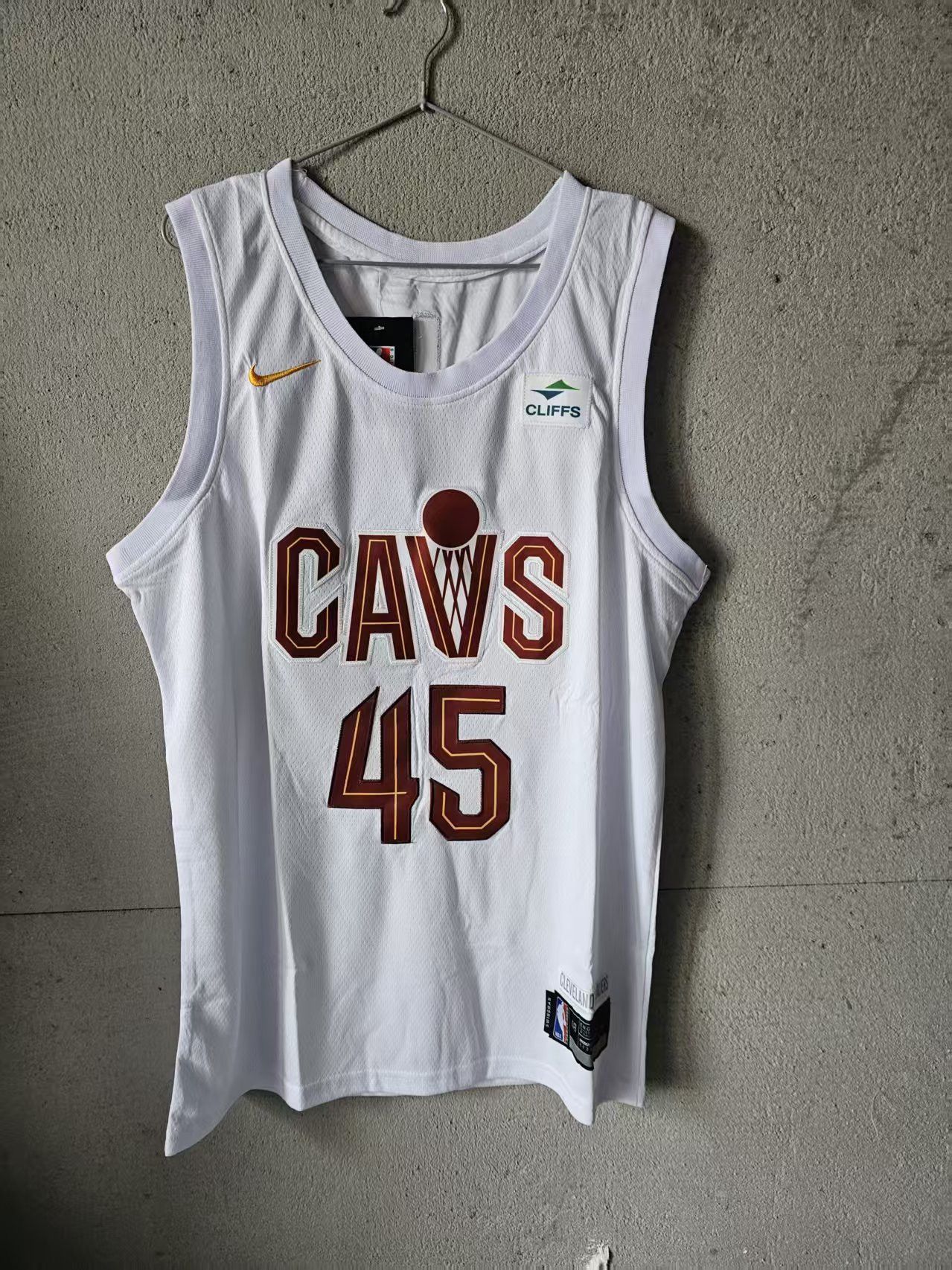 NBA Cleveland Cavaliers 45 Donovan Mitchell Jersey Size US S / EU 44-46 / 1 - 1 Thumbnail