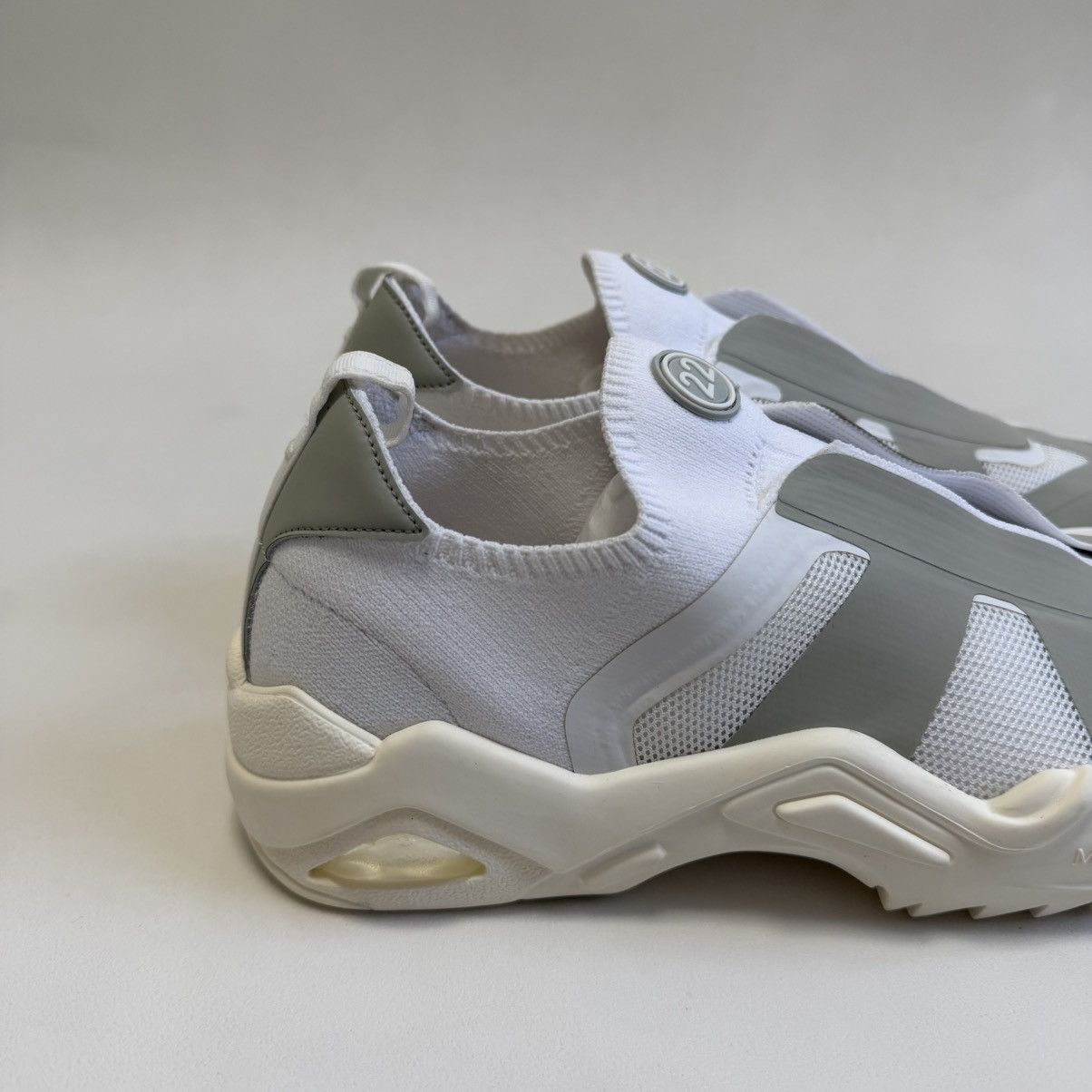 Maison Margiela Laceless White Low Top ‘Future’ Sneakers Size US 11 / EU 44 - 2 Thumbnail