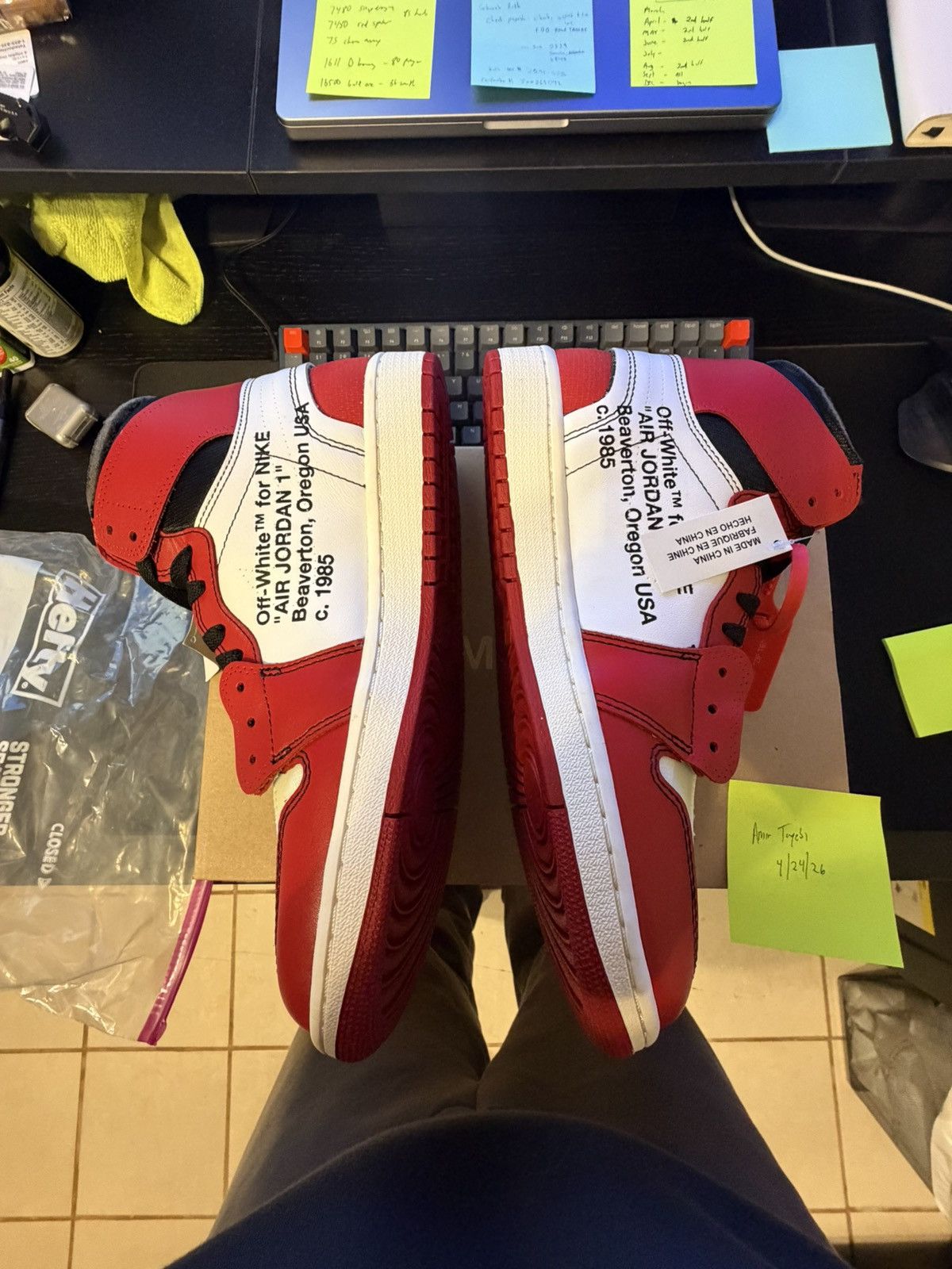 Nike × Off-White Off White Jordan 1 Chicago DS size 9.5 100% authentic Size US 9.5 / EU 42-43 - 2 Thumbnail