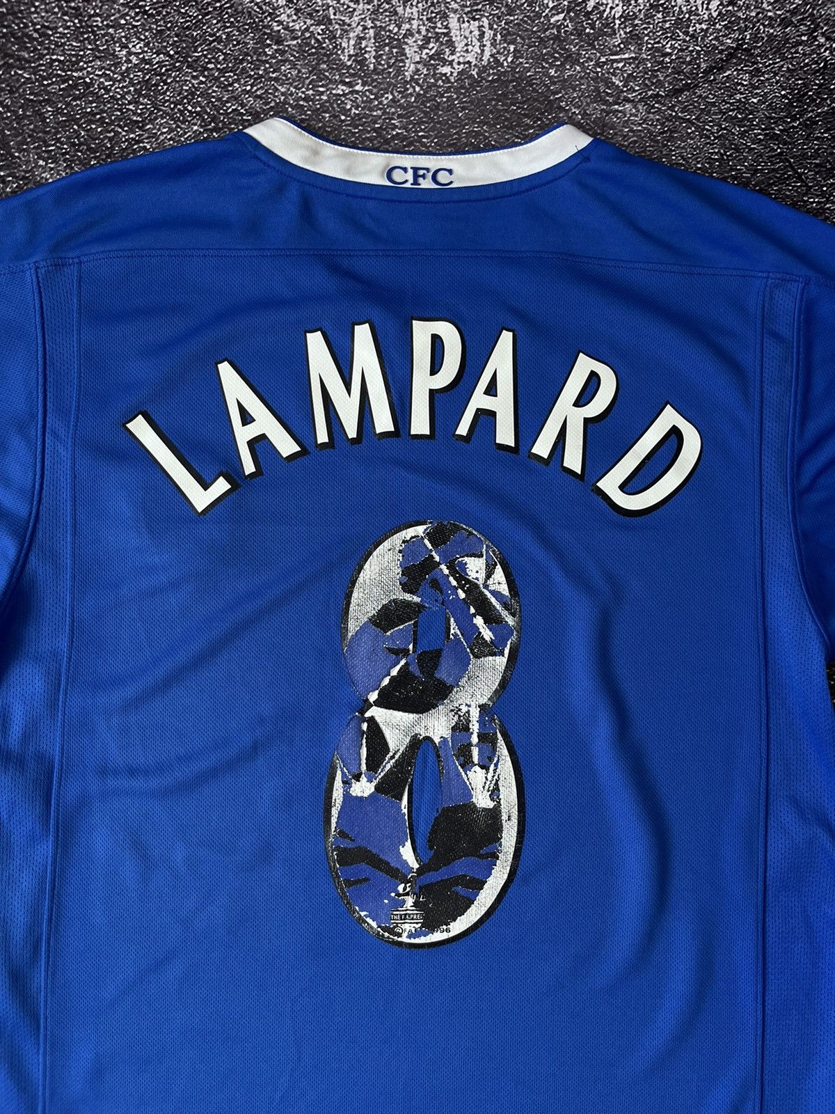Umbro CHELSEA UMBRO 2003/2004 FOOTBALL REISSUE JERSEY #8 LAMPARD Size US S / EU 44-46 / 1 - 4 Thumbnail