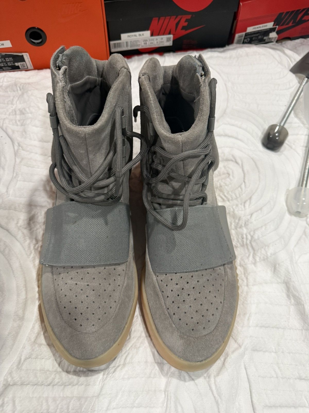 Yeezy Yeezy boost 750 grey/ soles glow size 10.5 Size US 10.5 / EU 43-44 - 4 Thumbnail