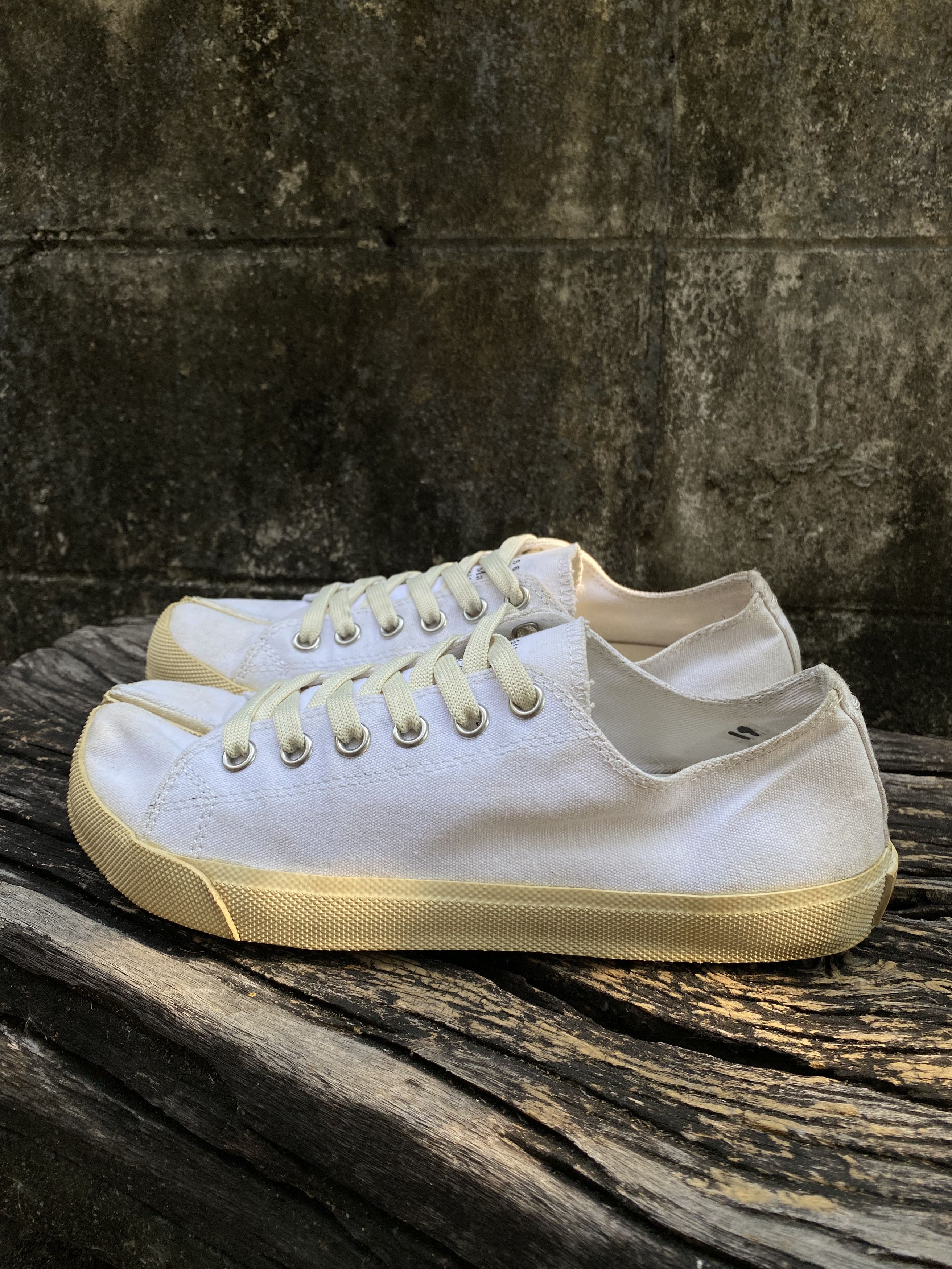 Maison Margiela Maison Margiela Tabi Canvas Sneakers White EU40 Size US 10 / IT 40 - 2 Thumbnail