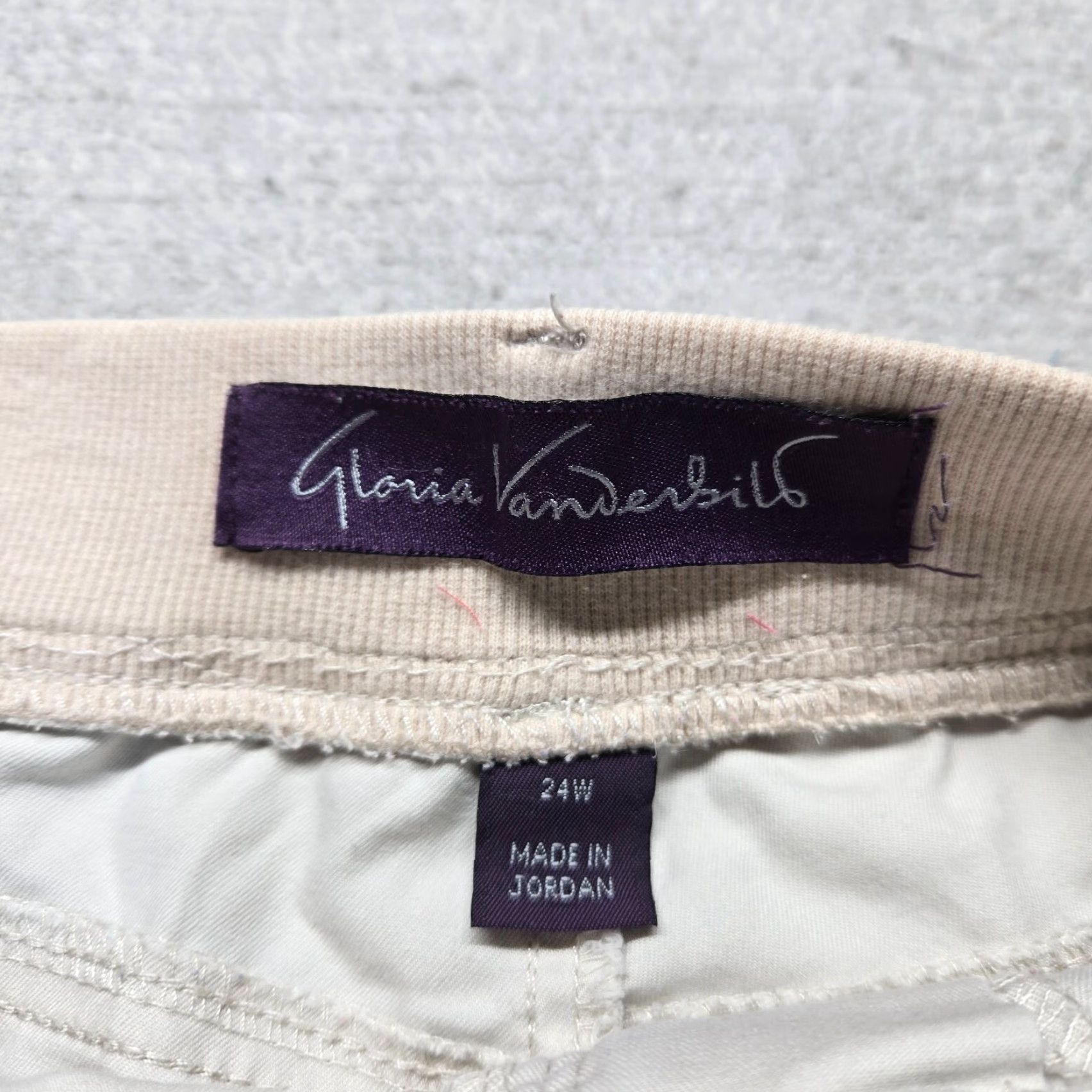 Gloria Vanderbilt Gloria Vanderbilt Bermuda Shorts Adult Women Plus Size 24W Tan Beige Cotton Twill Pants shorts Bermuda 24W Womens Size 42" / US 20 - 3 Thumbnail