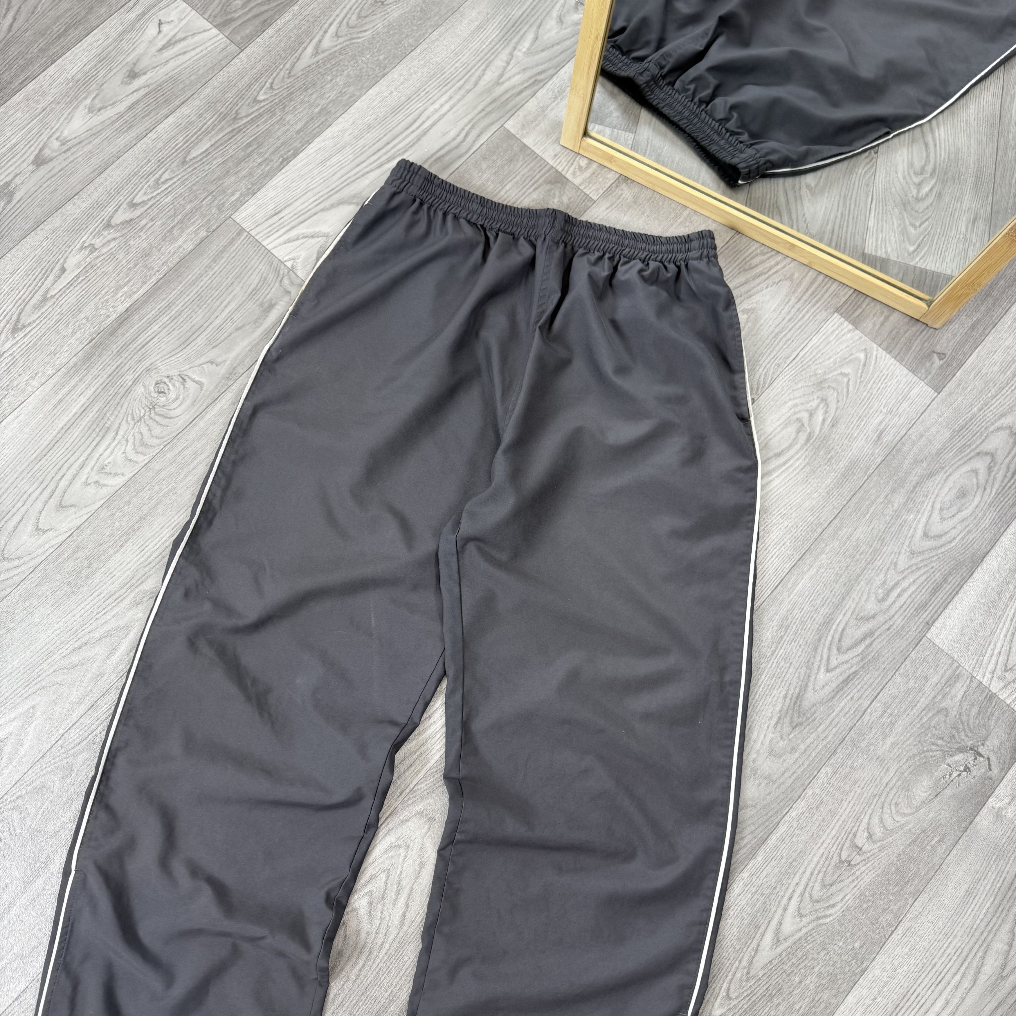 Perry Ellis Vintage Perry Ellis Sport 90s Grey Nylon Trackpants Size US 34 / EU 50 - 4 Thumbnail