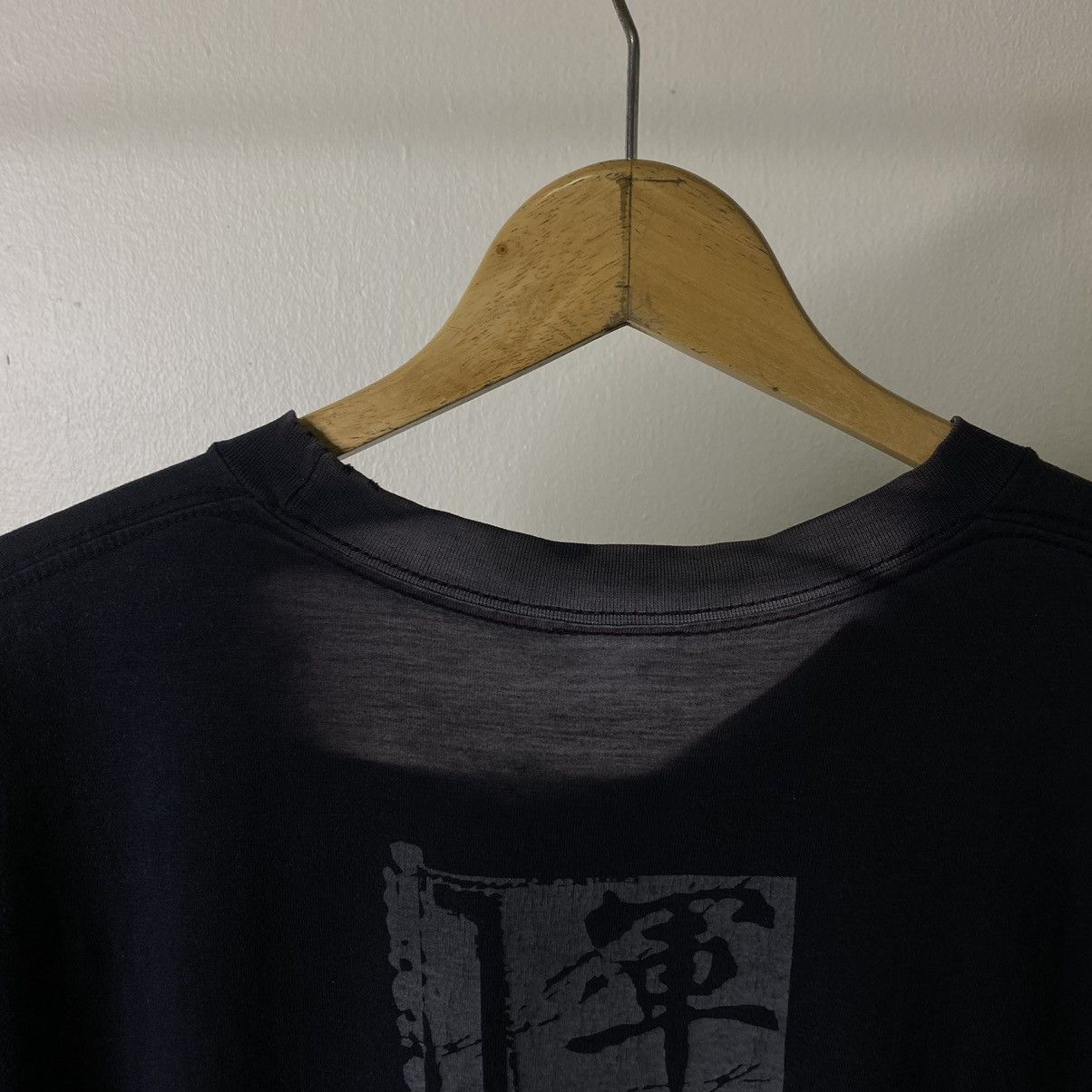 Sean John × Vintage Vintage Y2K Sean John Katakana Script Faded Black Tee Size US M / EU 48-50 / 2 - 3 Thumbnail