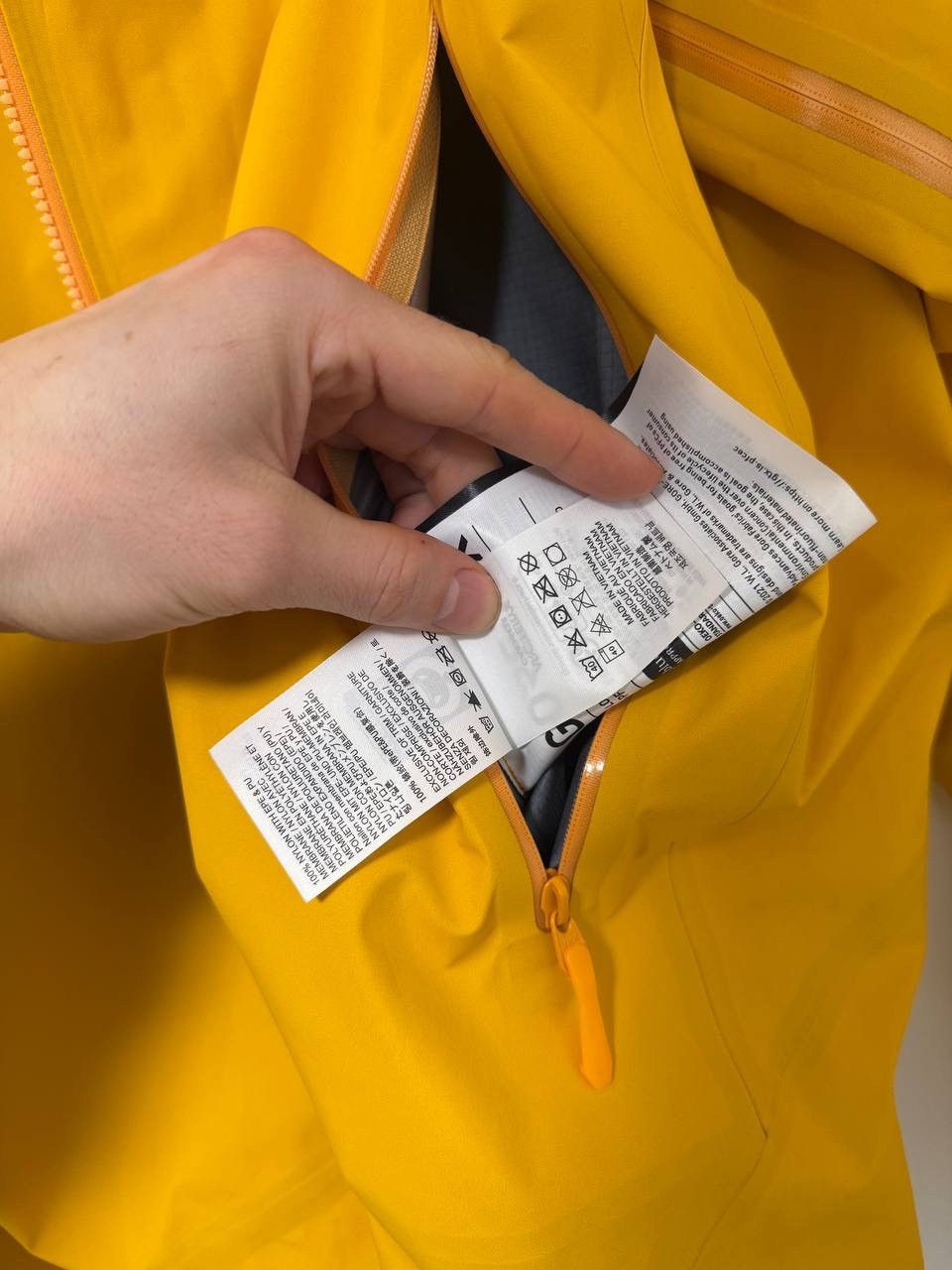 Arc'teryx Arc'teryx Mens Beta AR Jacket in Edziza yellow gore-tex XL Size US XL / EU 56 / 4 - 6 Thumbnail