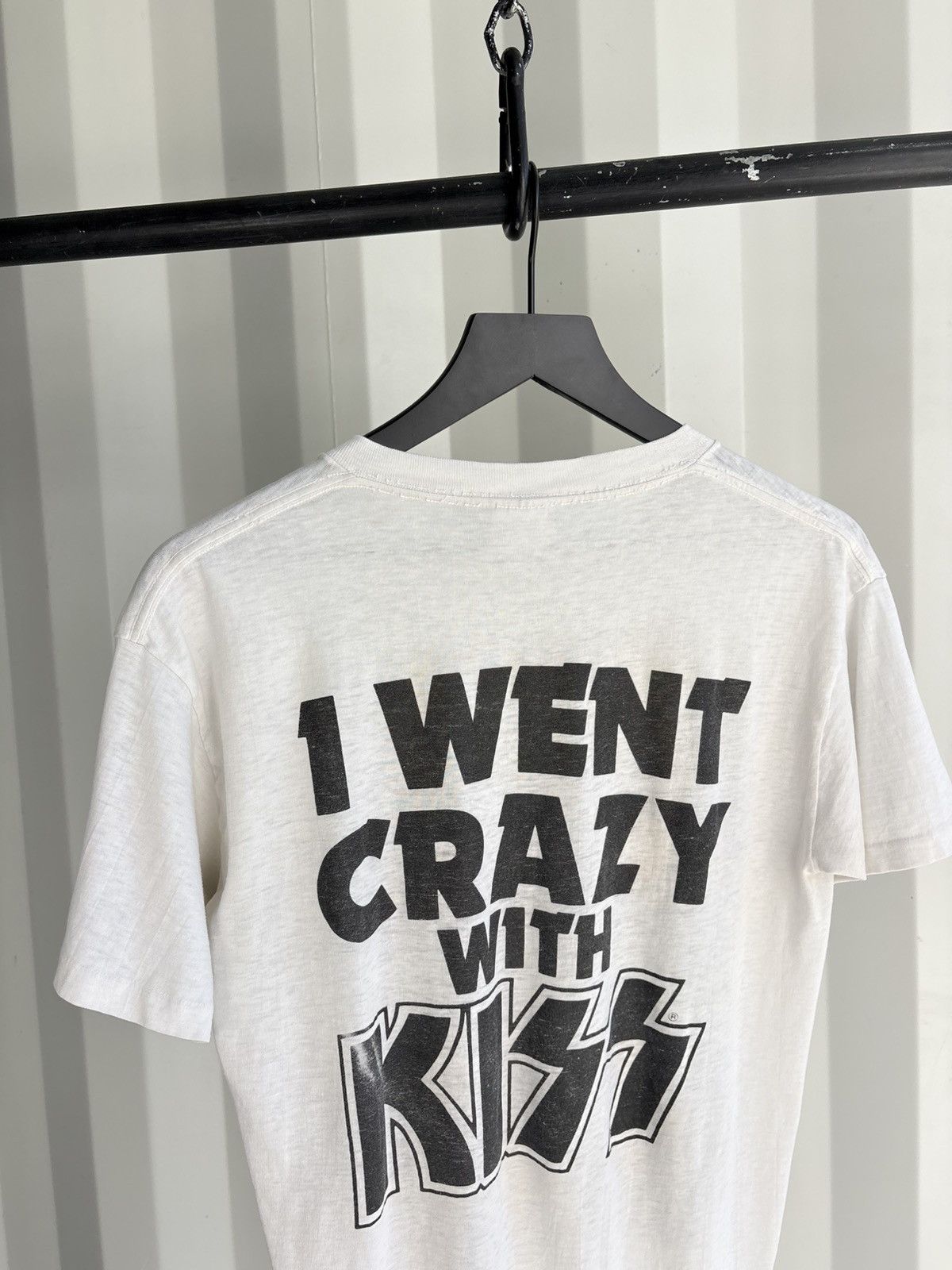 Band Tees Kiss Thrashed Faded Distressed Shirt GRUNGE Paper thin Band Size US L / EU 52-54 / 3 - 5 Thumbnail