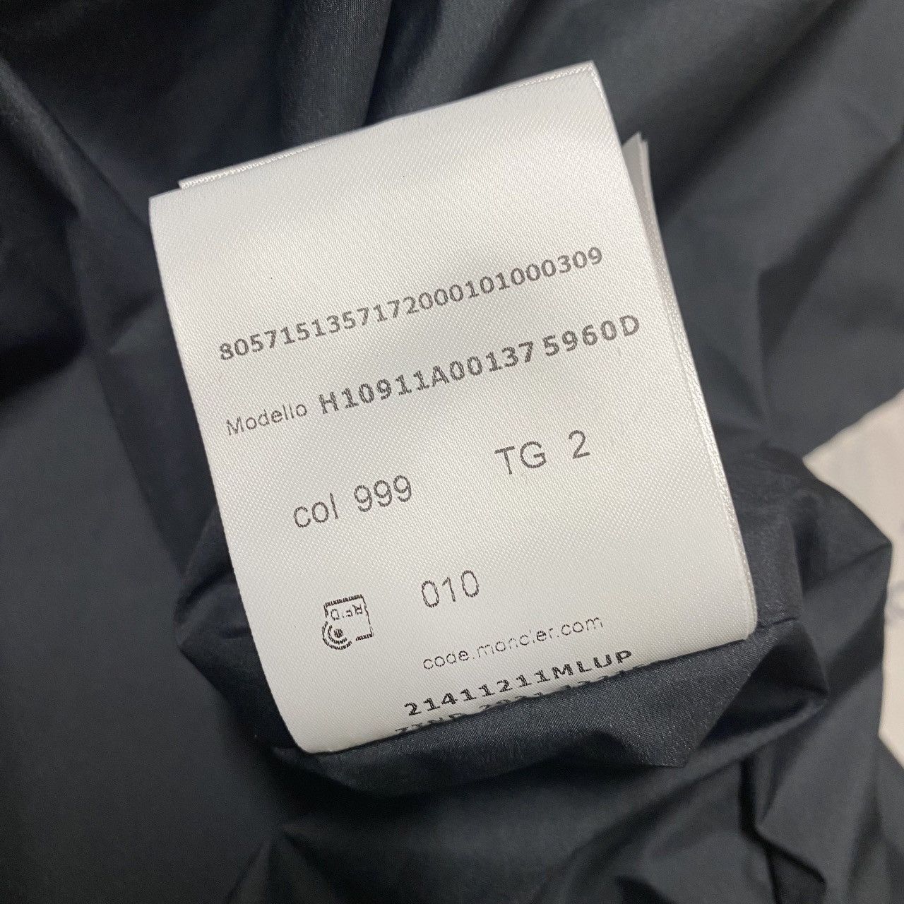 Moncler Moncler bayu Size 2 M mens light bomber jacket black 1 S Size US M / EU 48-50 / 2 - 18 Thumbnail
