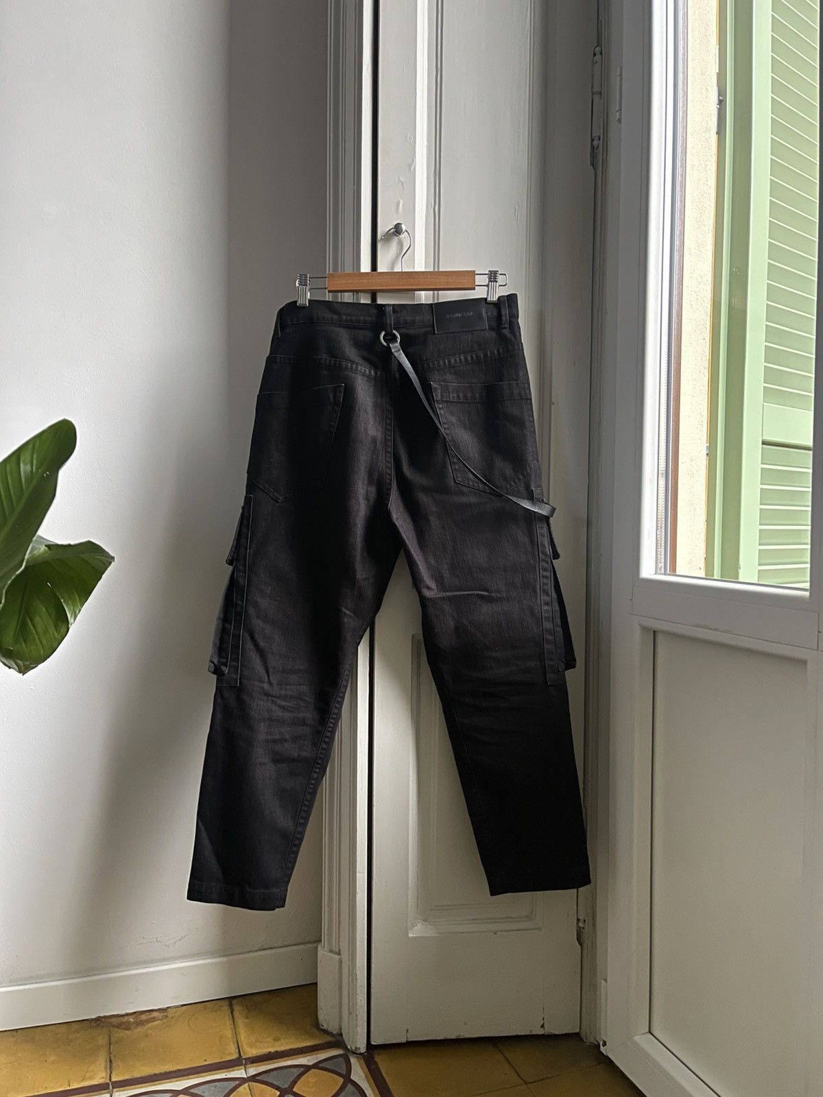 Helmut Lang Helmut Lang black denim cargo pants 30 Size US 30 / EU 46 - 2 Thumbnail
