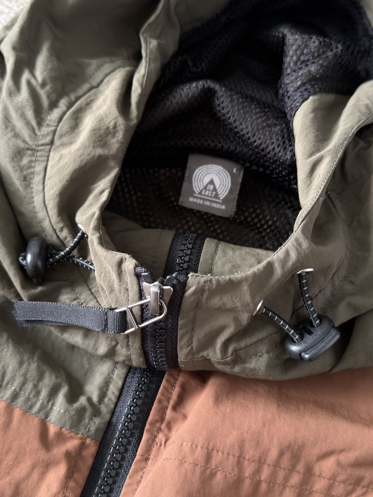 18 East Lookout Hooded Shell in Brown, Men's (Size M) — image 4 of 6