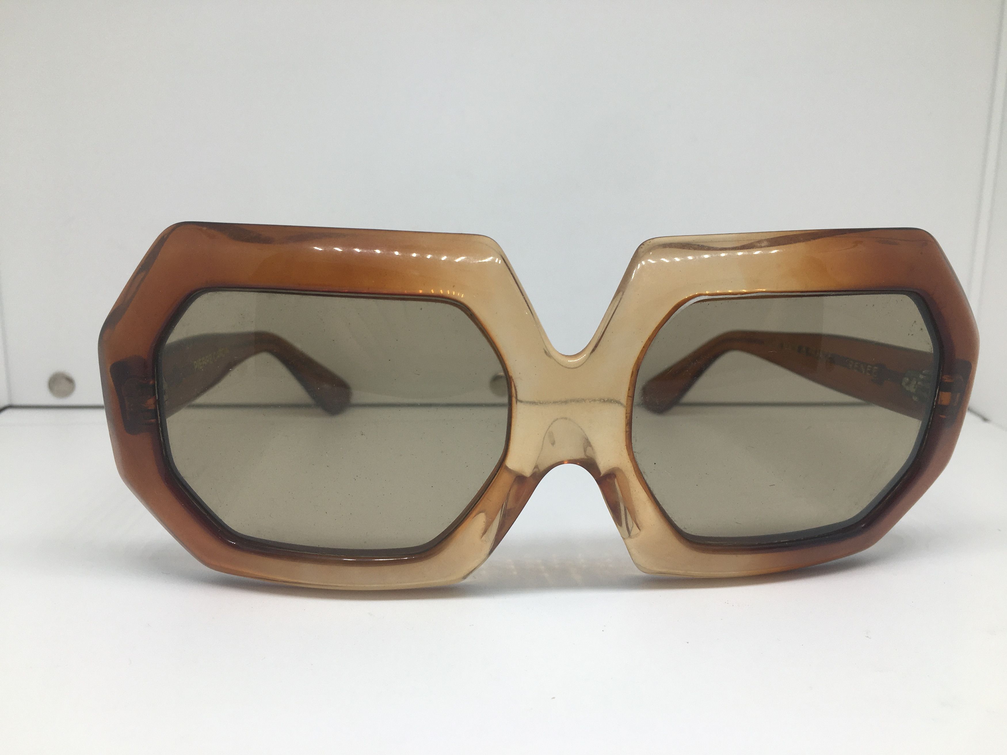 Pierre Cardin PIERRE CARDIN PARIS HAUTE COUTURE LUNETTES DE SOLEIL Size ONE SIZE - 1 Thumbnail