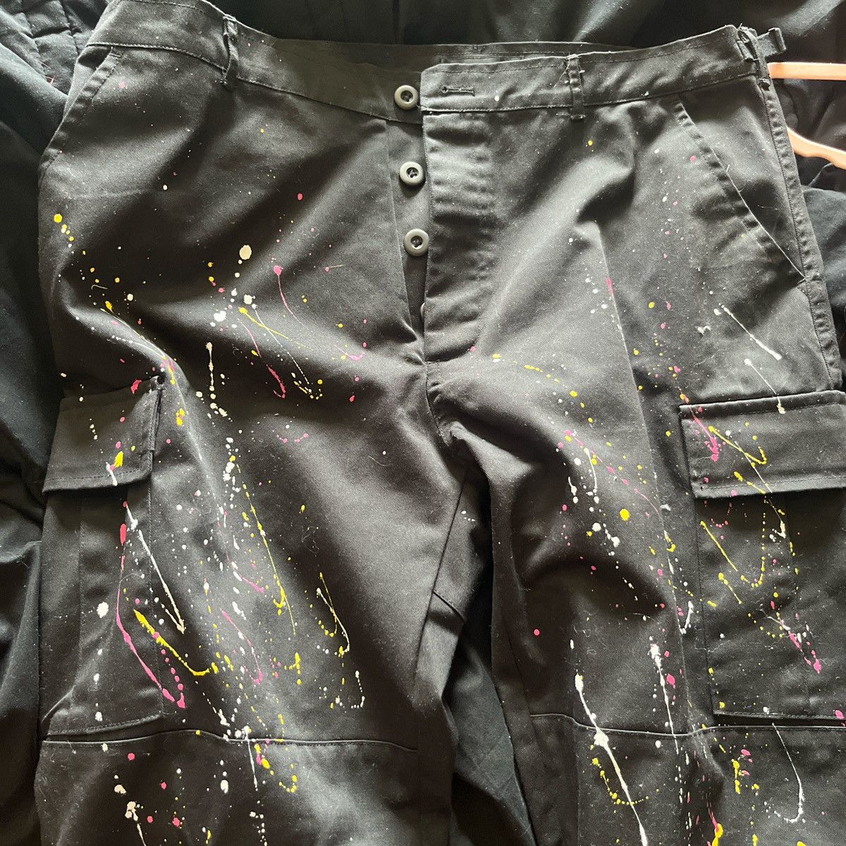 Fashion Nova Paint Splatter Cargo Jeans Size 40" / US 18 - 2 Thumbnail