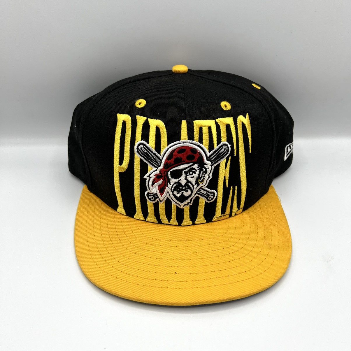 MLB × New Era New Era MLB Pittsburgh Pirates Logo Large Text Snapback Hat Size ONE SIZE - 1 Thumbnail