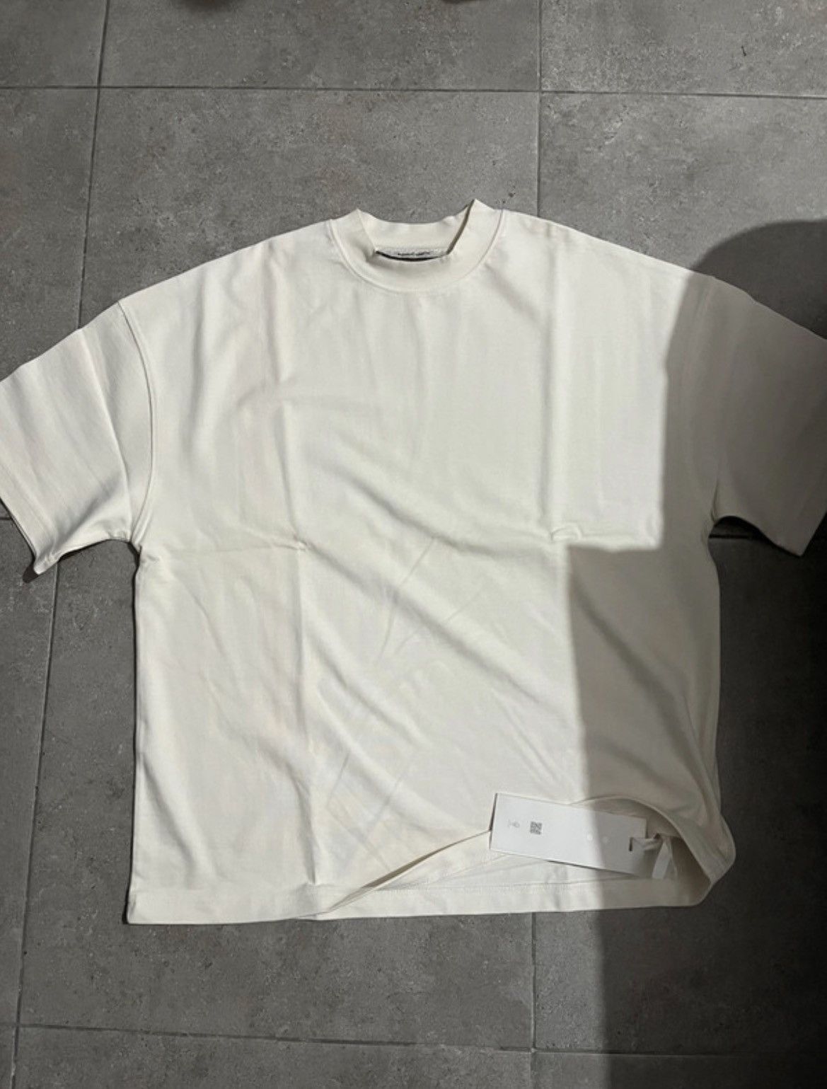 About:Blank about:blank mock neck box t-shirt - ecru (S) Size US S / EU 44-46 / 1 - 1 Thumbnail