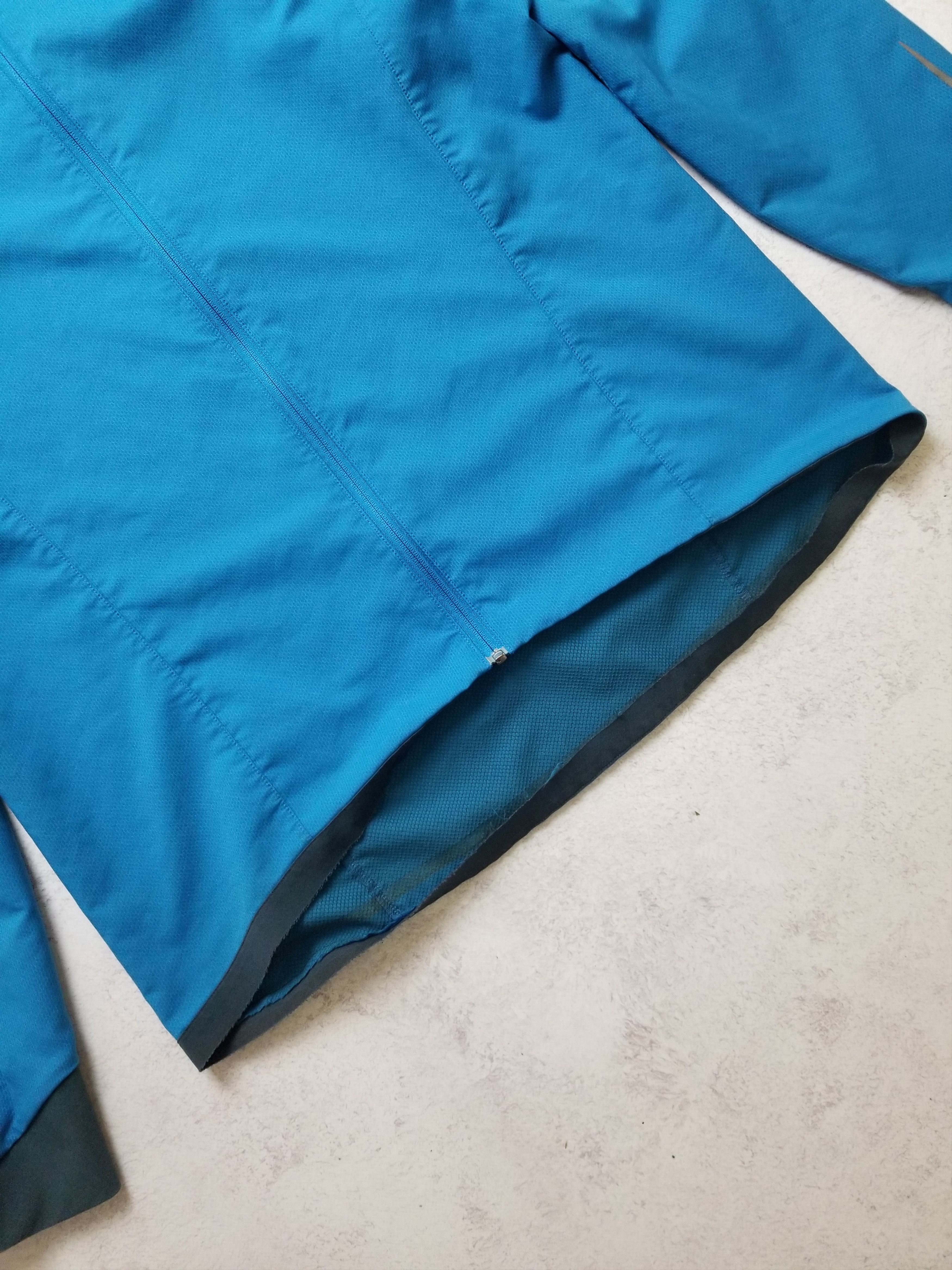 Arc'teryx Arc'teryx Running Light Weight Jacket Windstoper DEFECT Size US M / EU 48-50 / 2 - 10 Thumbnail