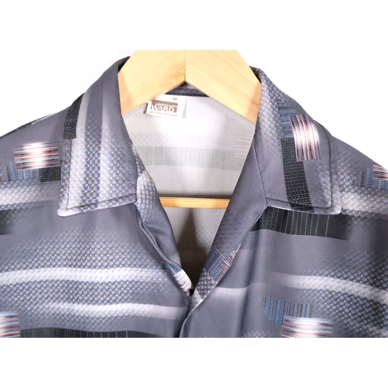 Vintage VINTAGE Montgomery Ward Shirt Mens Medium Gray Abstract Camp Collar Acetate VTG Size US M / EU 48-50 / 2 - 4 Thumbnail