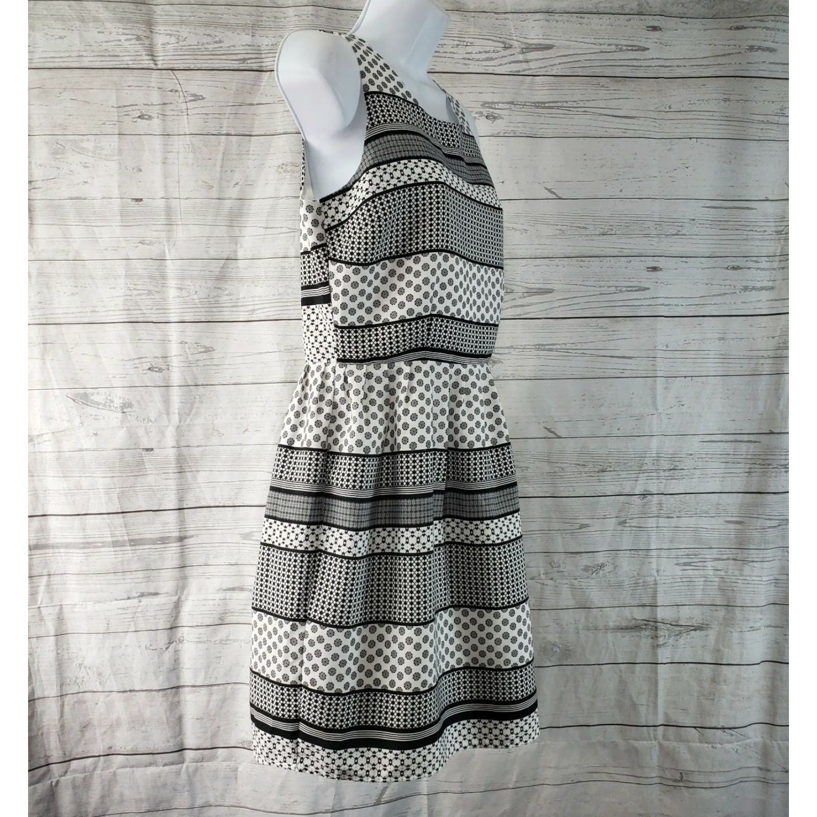 BB Dakota Jack by BB Dakota Womens Dress Sz 6 Black White Floral Stripes Sleeveless Shirt Dress Womens Dresses Black Floral Sleeveless Size 6 BB Dakota Size M / US 6-8 / IT 42-44 - 3 Thumbnail