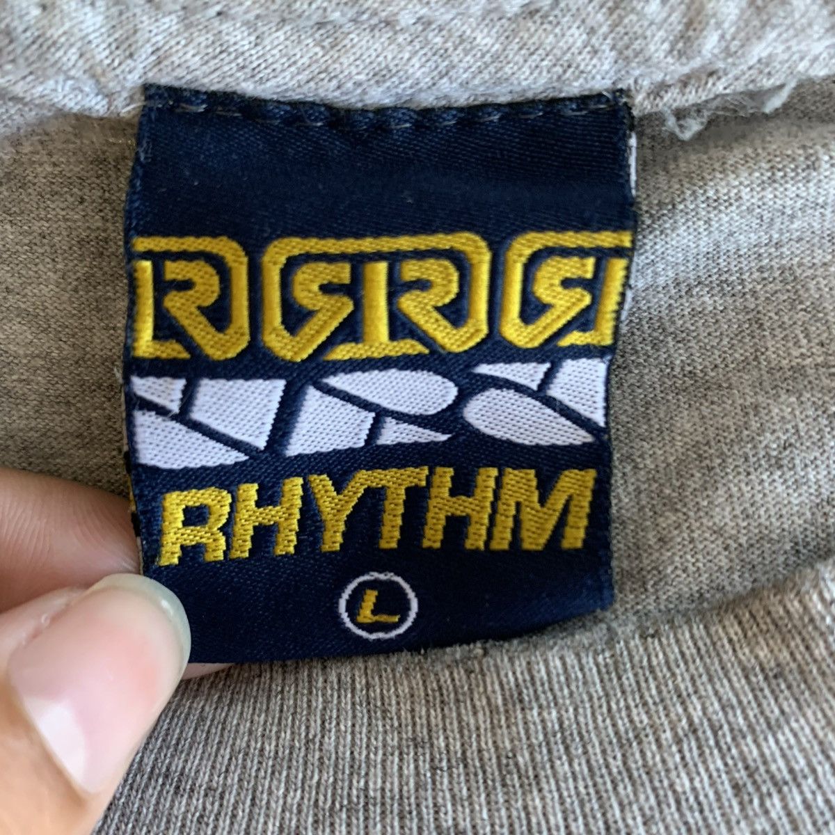 Vintage Vintage Rhythm Skateboards Forrest Kirby skate tee 90s y2k Size US L / EU 52-54 / 3 - 3 Thumbnail