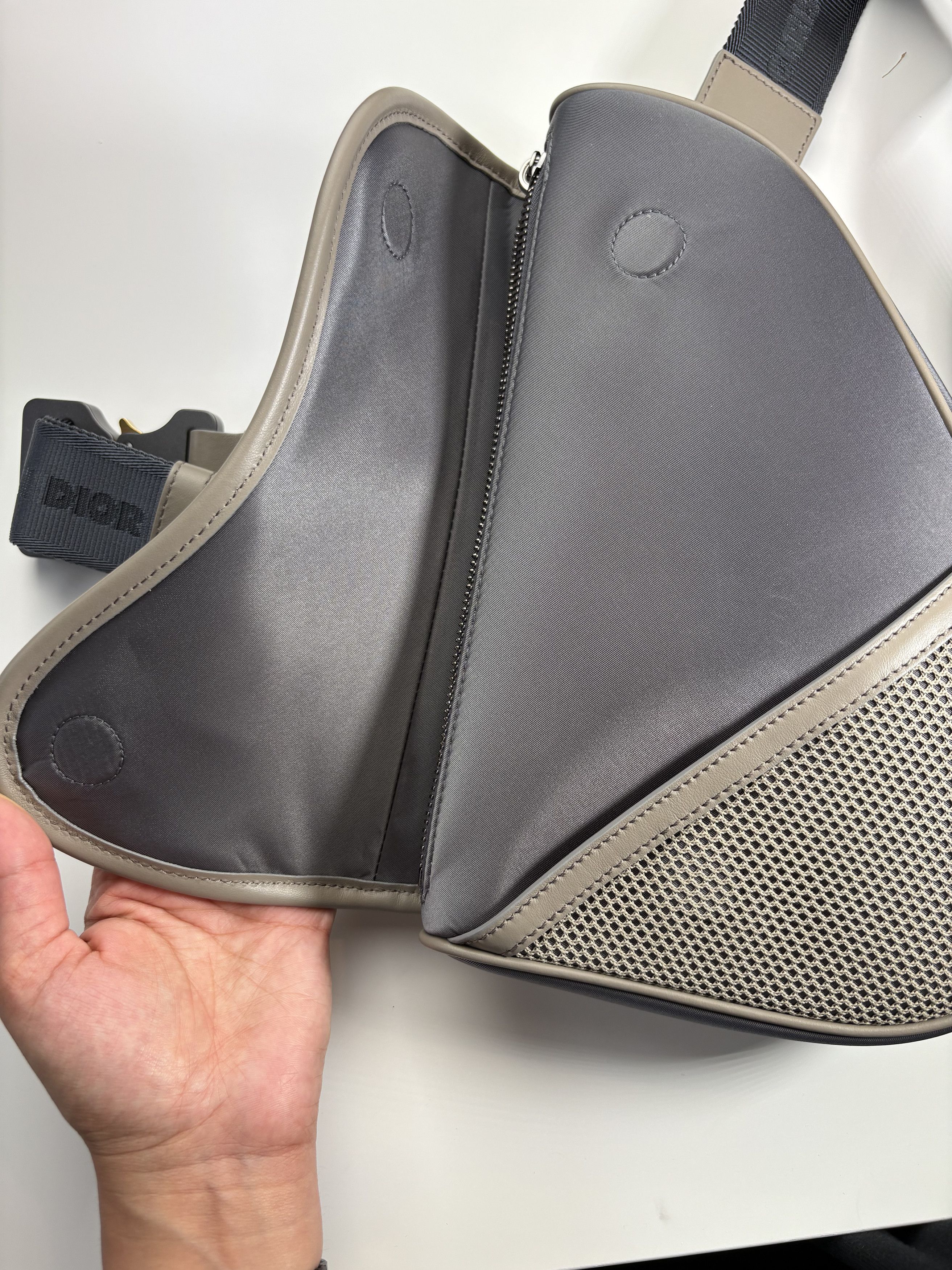 Dior Dior Saddle Bag men’s Sahara Cross Body Bag RRP £3000 Size ONE SIZE - 9 Thumbnail