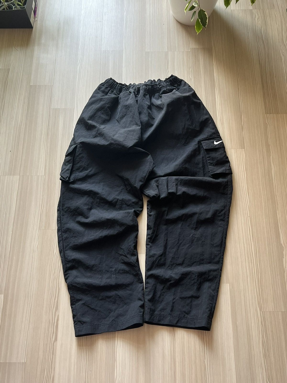 Nike Nike 90s Cargo Black Nylon Sweatpants Size US 34 / EU 50 - 1 Thumbnail