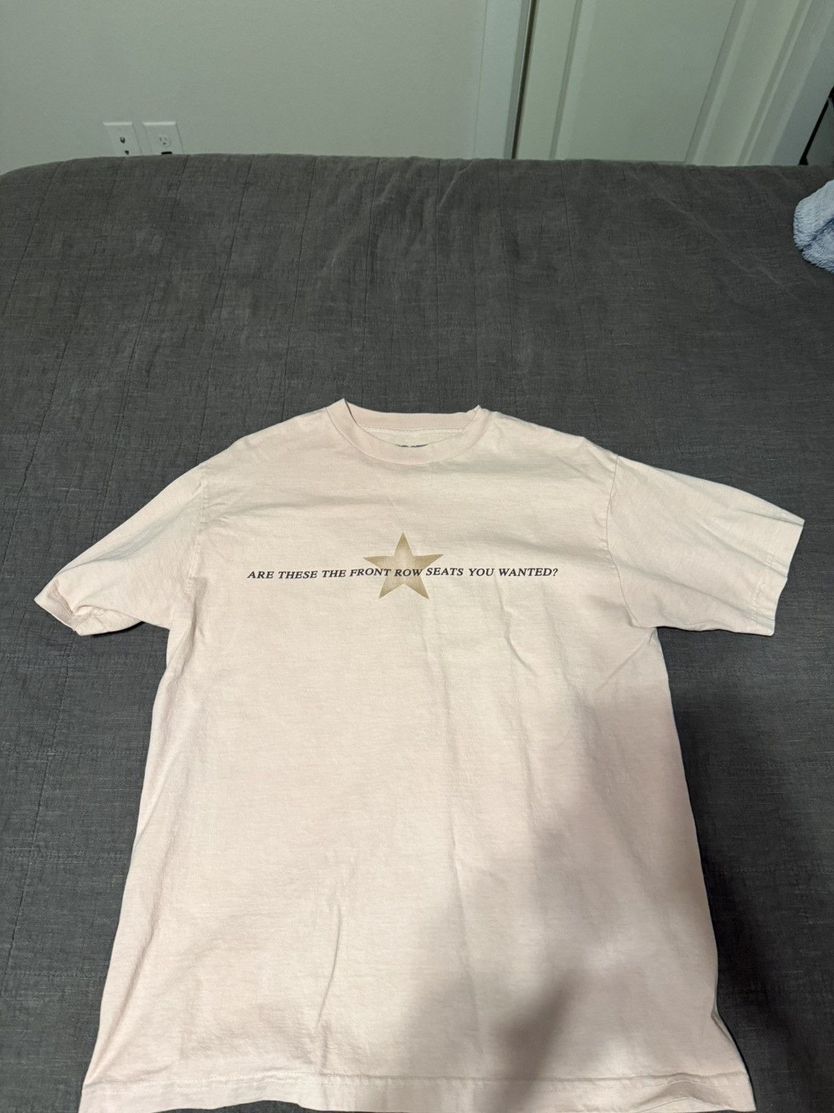 Travis Scott Travis Scott Utopia Tour Pink Tee Size US M / EU 48-50 / 2 - 1 Thumbnail